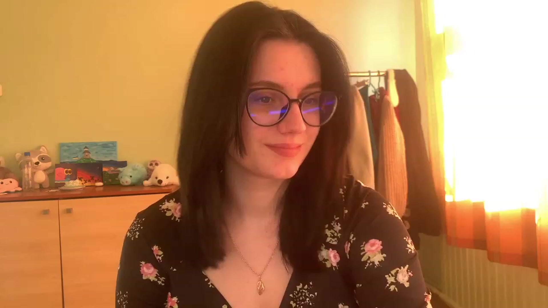 Gallery image thumbnail from Mavvka's myfreecams stream on, 04/03/2023, 15:32 image 14 of 20