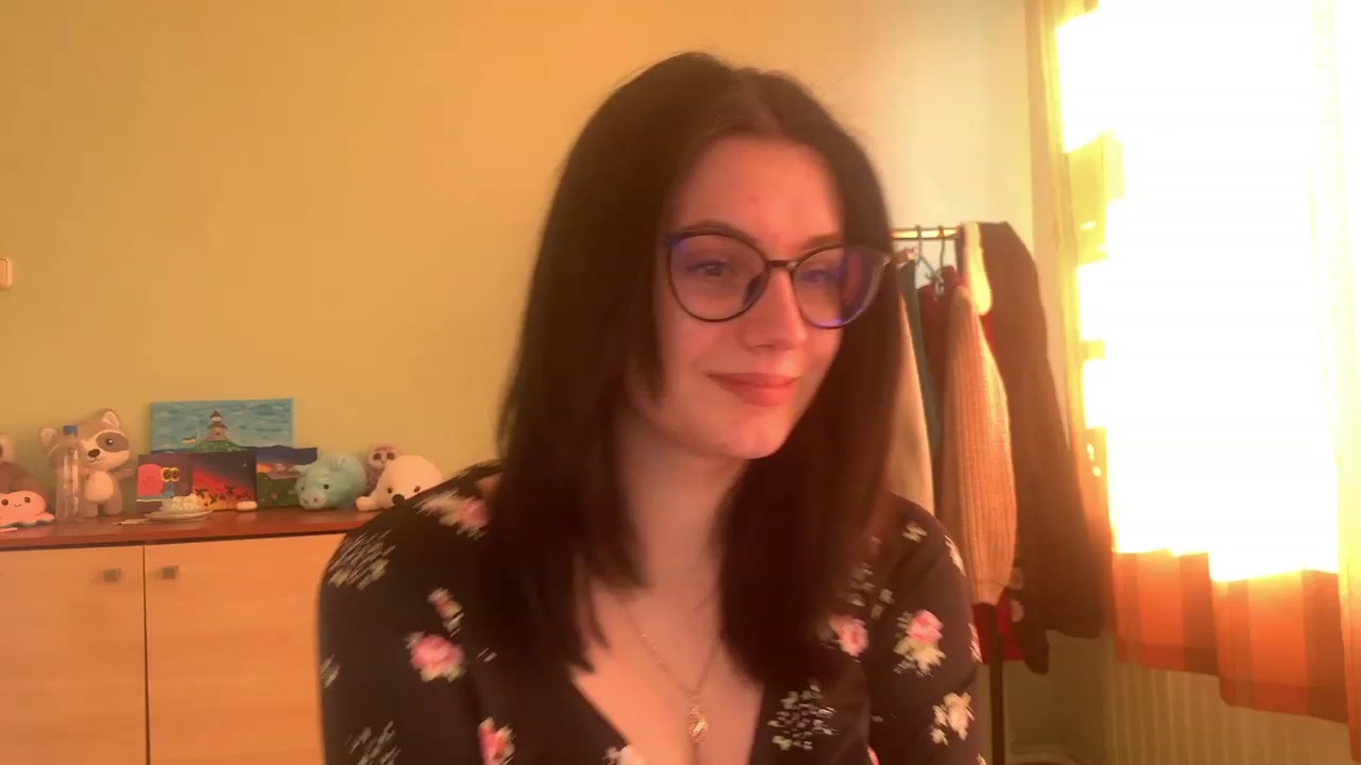 Gallery image thumbnail from Mavvka's myfreecams stream on, 04/03/2023, 15:32 image 6 of 20