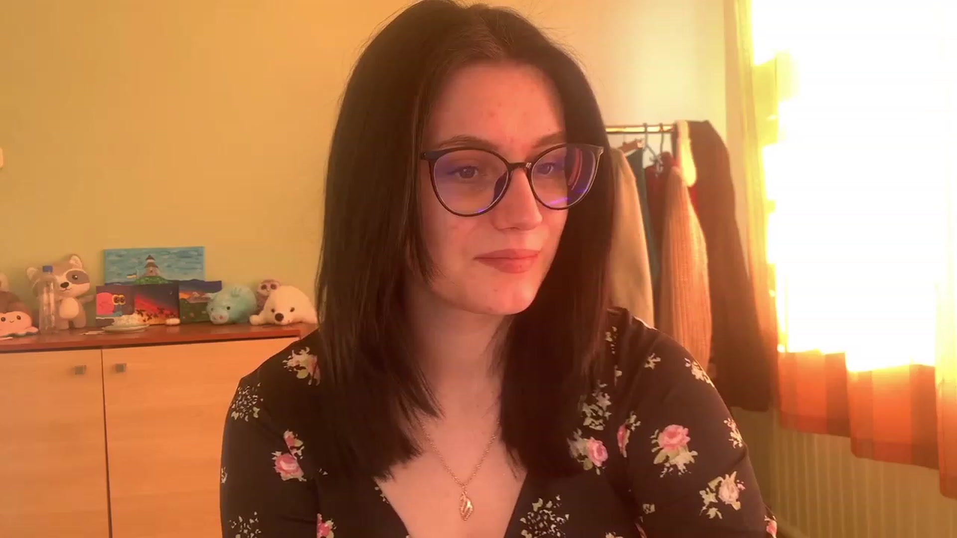 Gallery image thumbnail from Mavvka's myfreecams stream on, 04/03/2023, 15:32 image 10 of 20