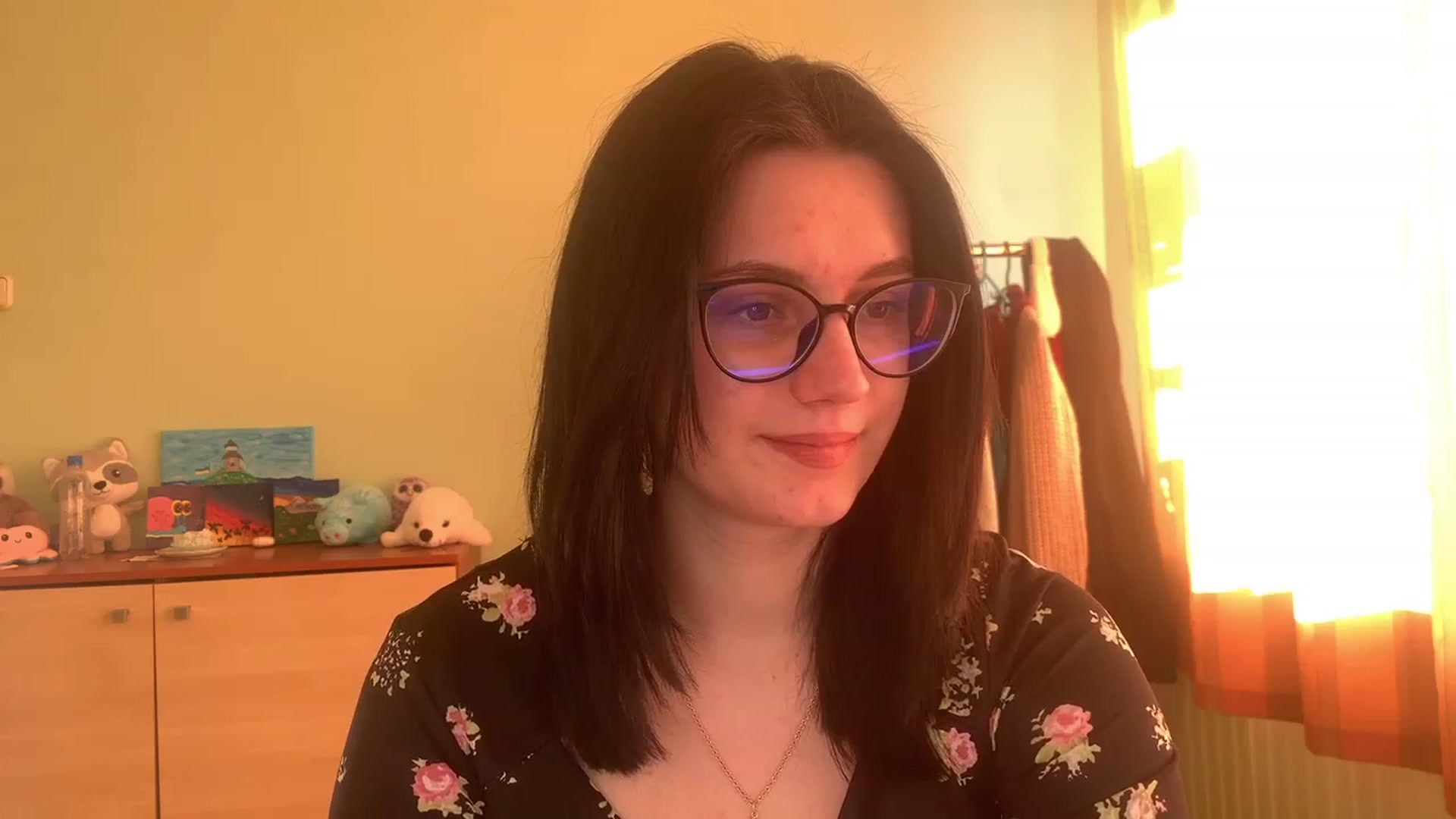 Gallery image thumbnail from Mavvka's myfreecams stream on, 04/03/2023, 15:32 image 4 of 20