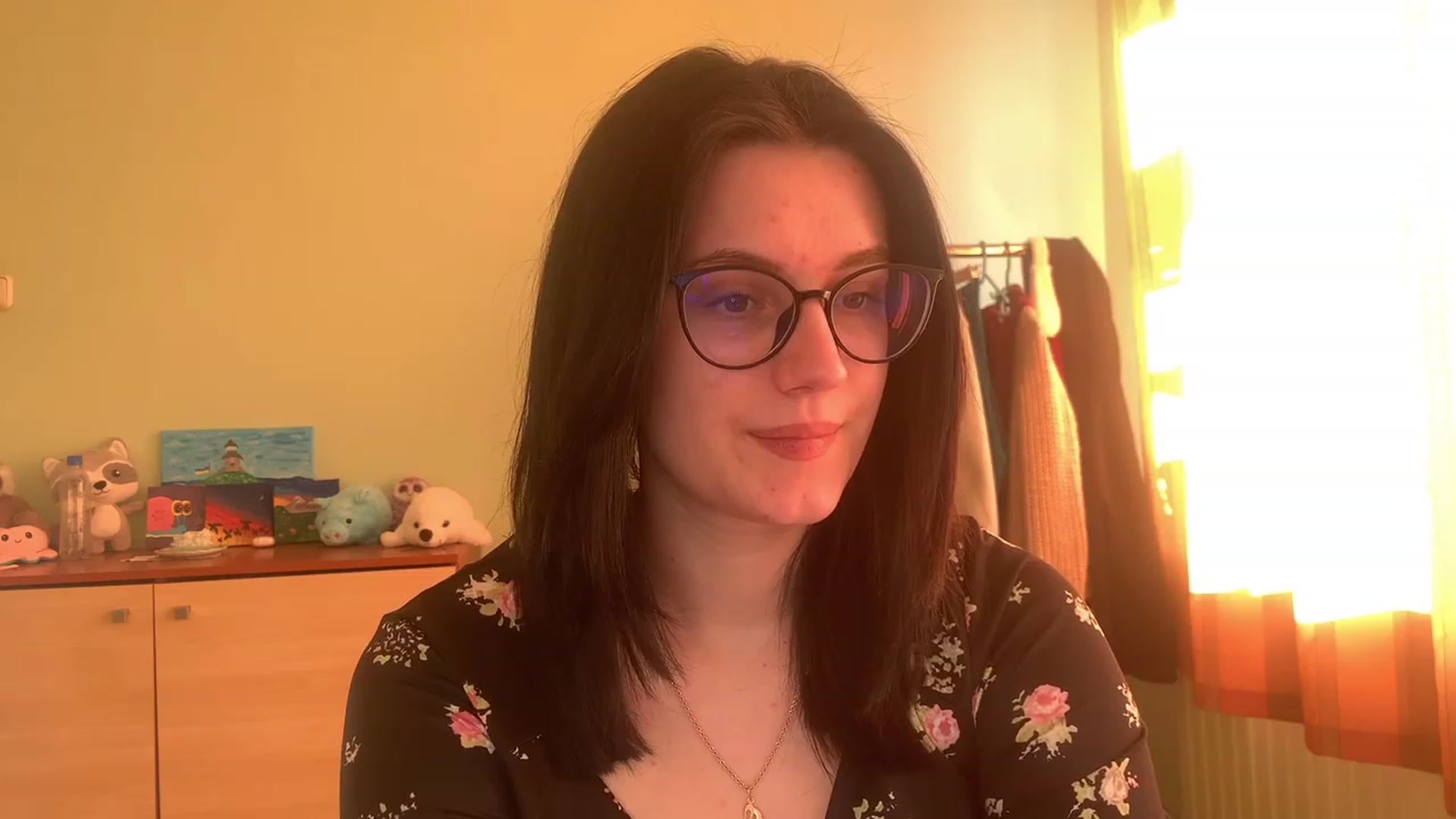 Gallery image thumbnail from Mavvka's myfreecams stream on, 04/03/2023, 15:32 image 2 of 20