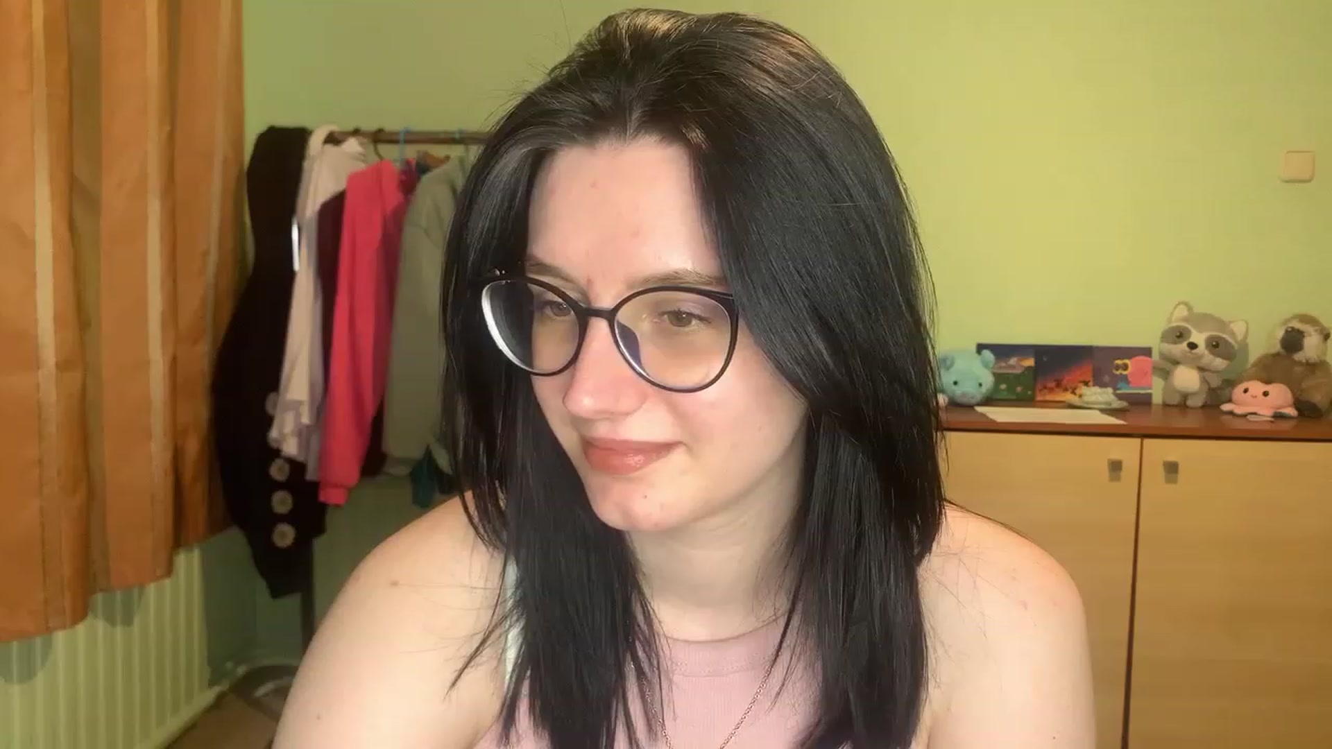 Gallery image thumbnail from Mavvka's myfreecams stream on, 04/06/2023, 19:51 image 14 of 20