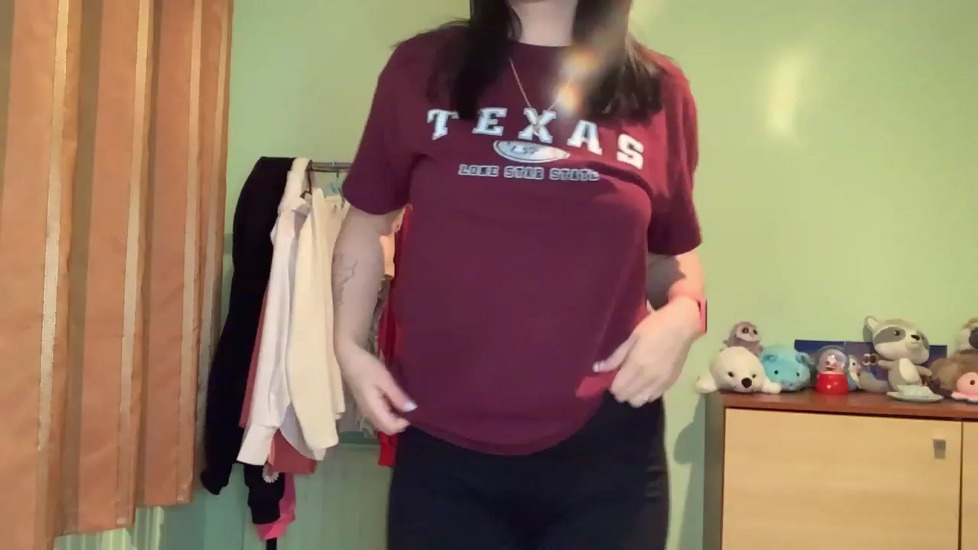 Gallery image thumbnail from Mavvka's myfreecams stream on, 05/14/2023, 19:29 image 18 of 20