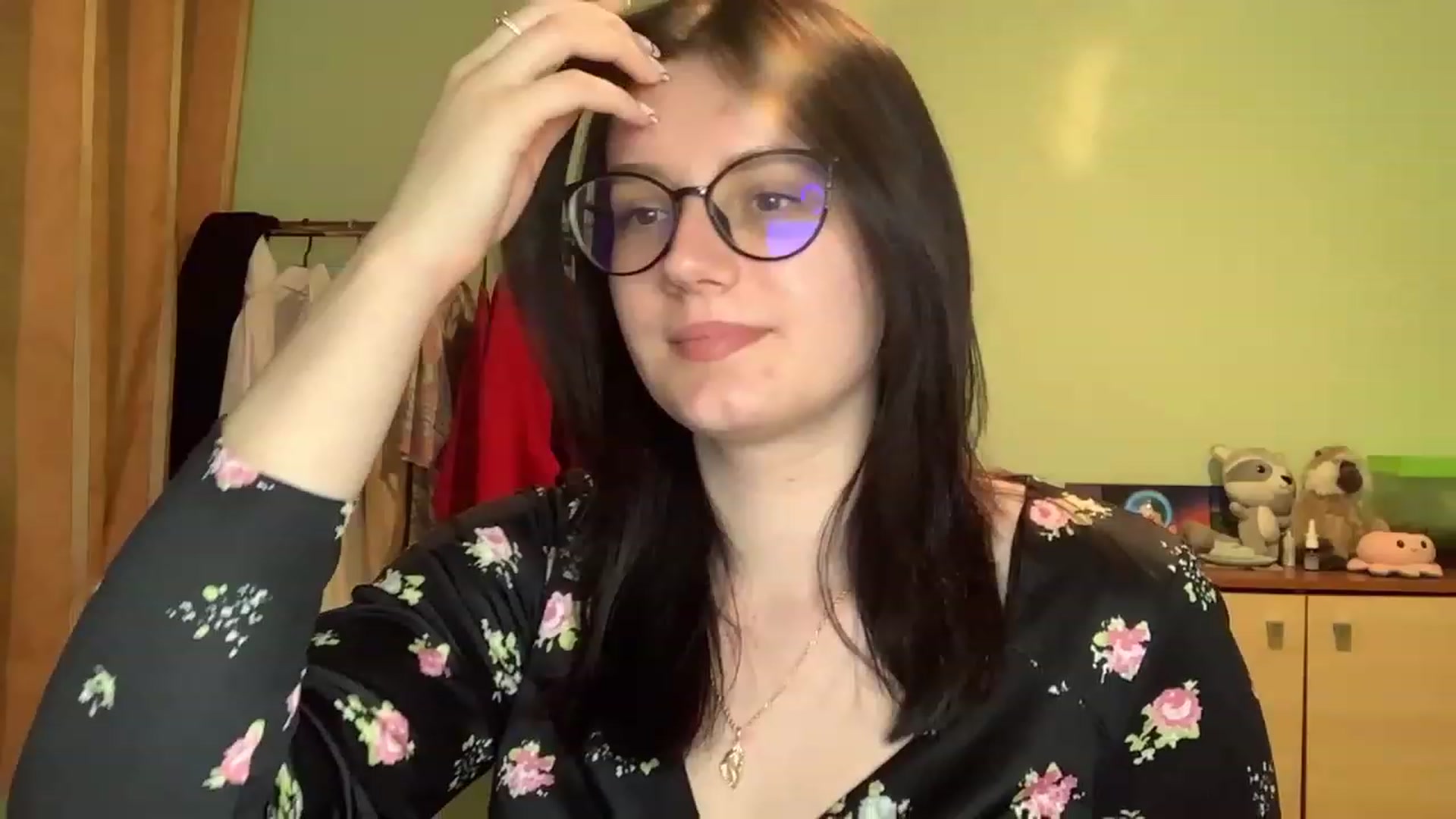Gallery image thumbnail from Mavvka's myfreecams stream on, 05/21/2023, 21:08 image 1 of 20
