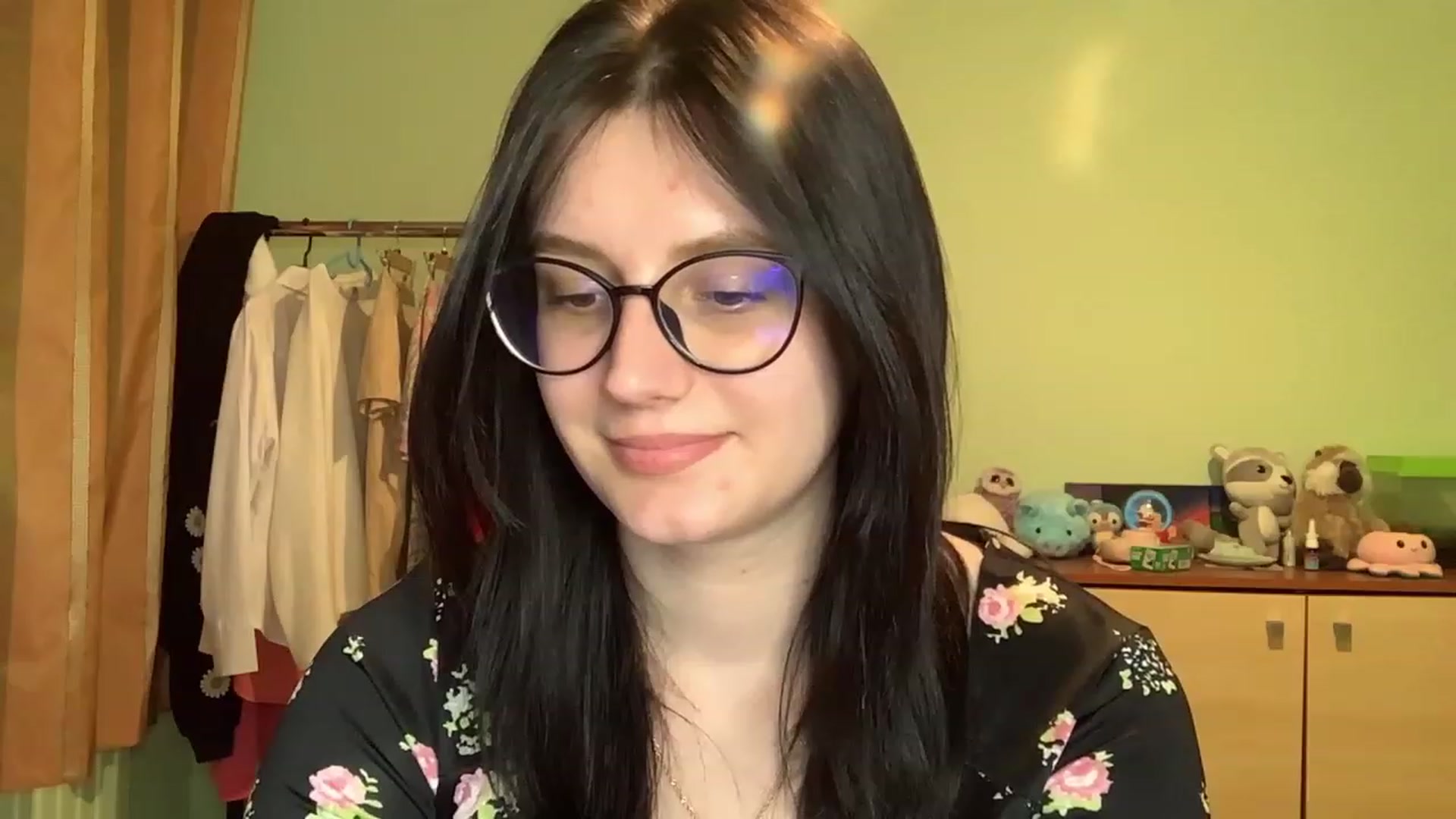 Gallery image thumbnail from Mavvka's myfreecams stream on, 05/21/2023, 21:08 image 7 of 20