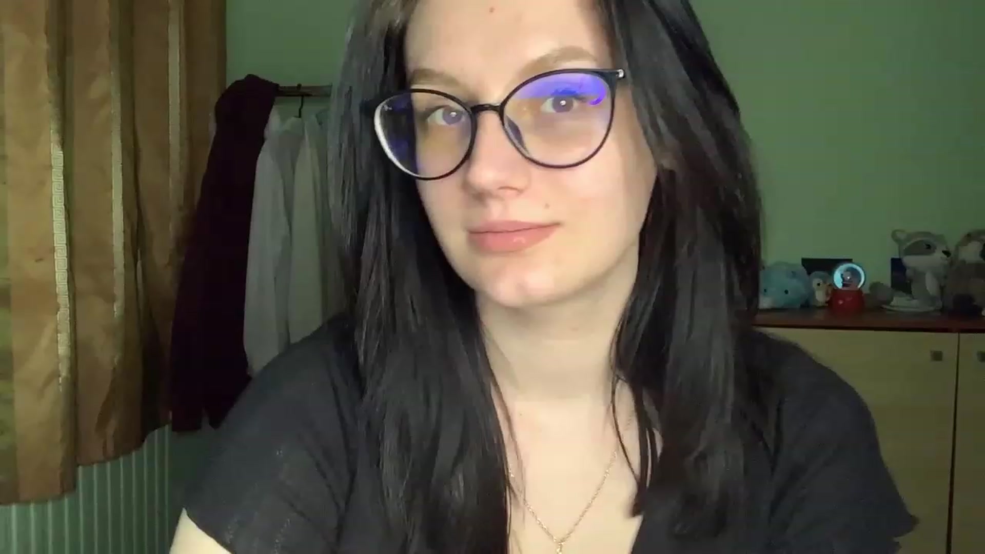 Gallery image thumbnail from Mavvka's myfreecams stream on, 05/27/2023, 21:15 image 16 of 20