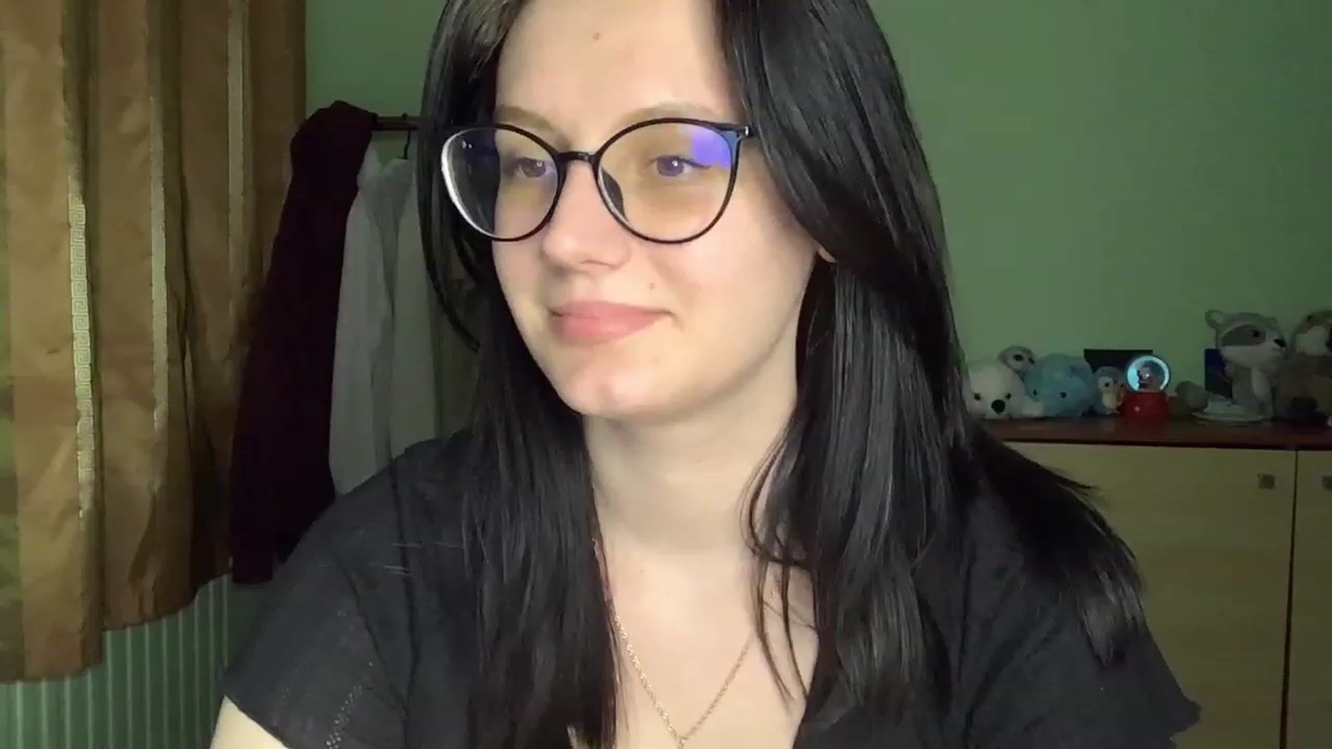 Gallery image thumbnail from Mavvka's myfreecams stream on, 05/27/2023, 21:15 image 17 of 20