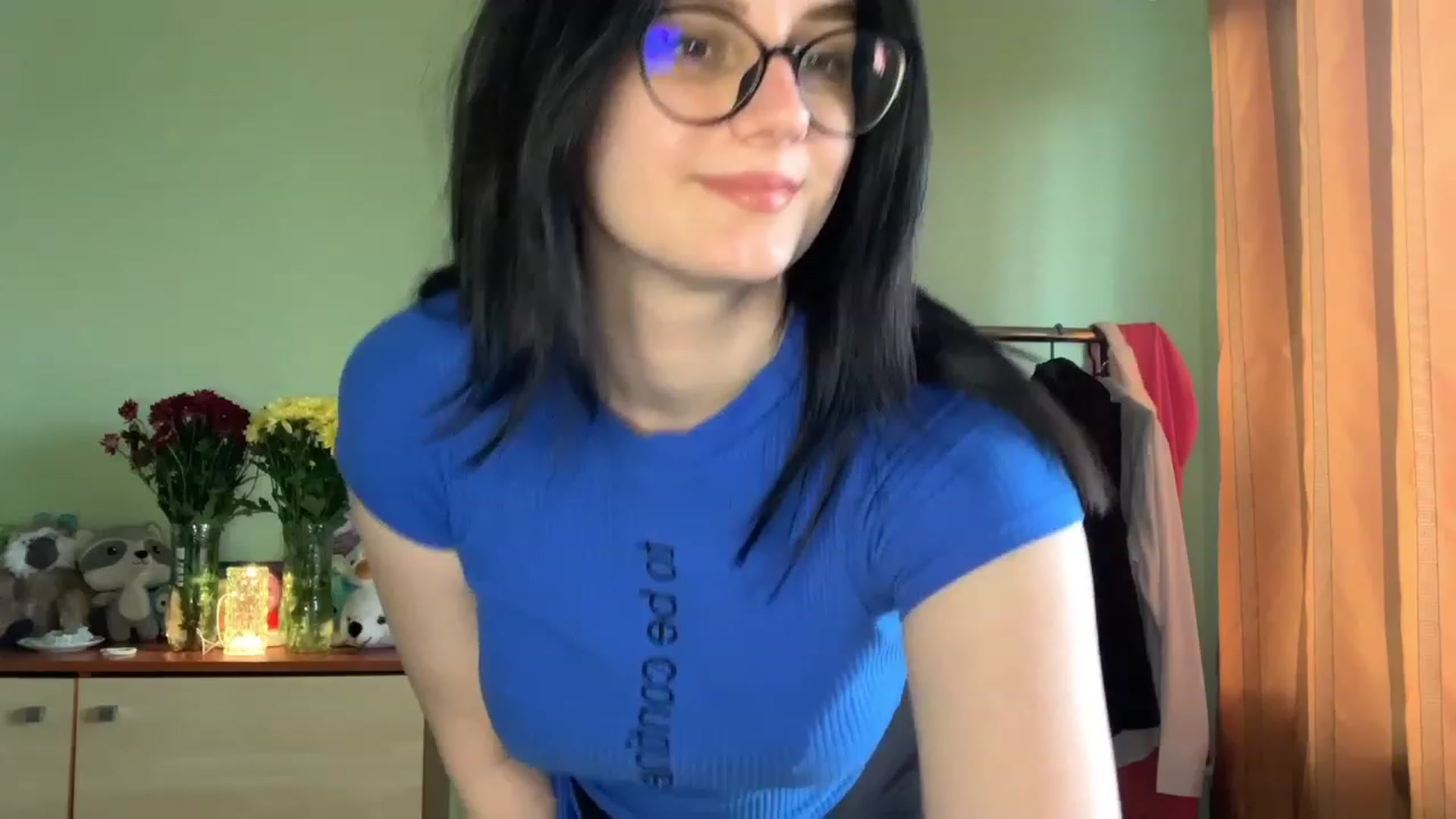 Gallery image thumbnail from Mavvka's myfreecams stream on, 06/15/2023, 14:44 image 15 of 20