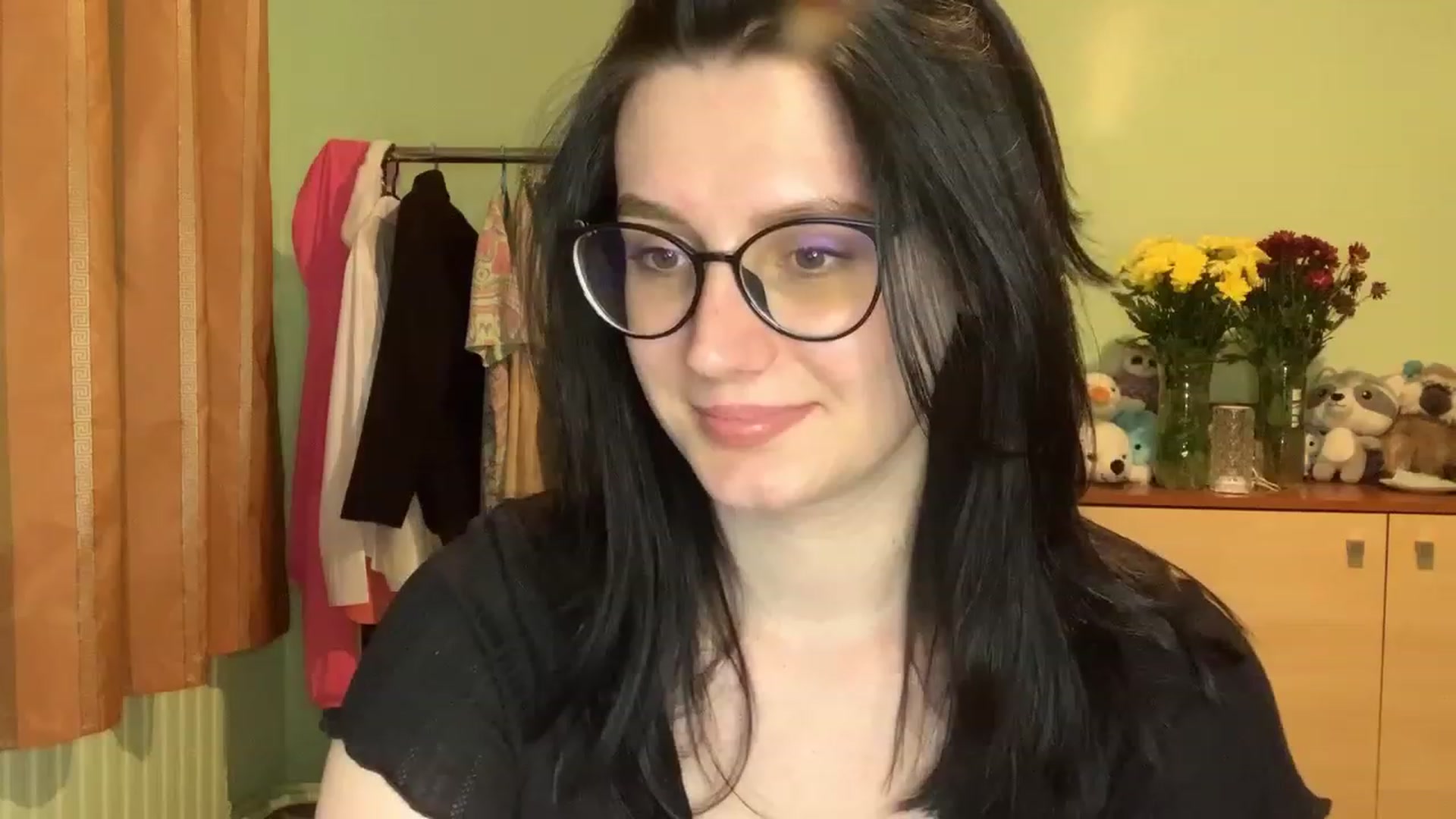 Gallery image thumbnail from Mavvka's myfreecams stream on, 06/17/2023, 21:58 image 10 of 20