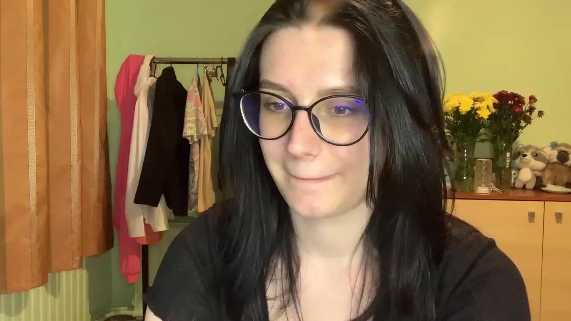 Gallery image thumbnail from Mavvka's myfreecams stream on, 06/17/2023, 21:58 image 12 of 20