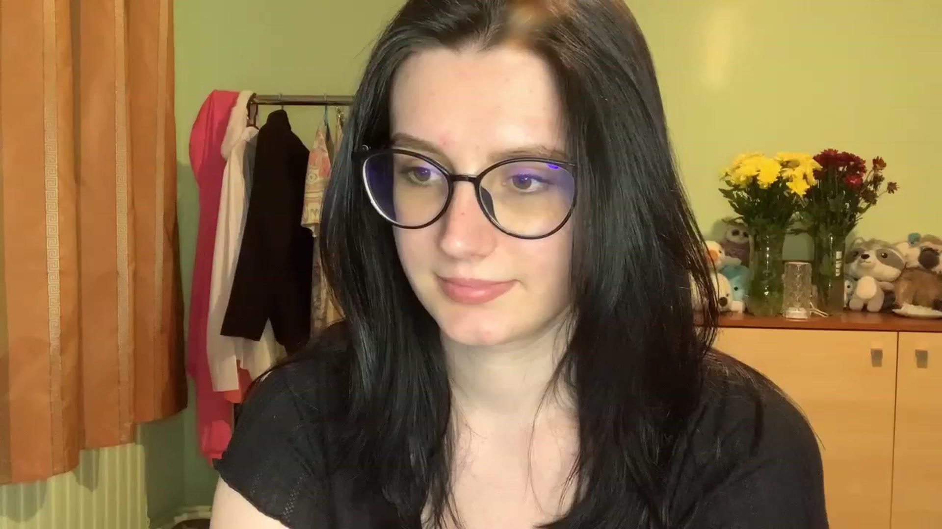 Gallery image thumbnail from Mavvka's myfreecams stream on, 06/17/2023, 21:58 image 17 of 20