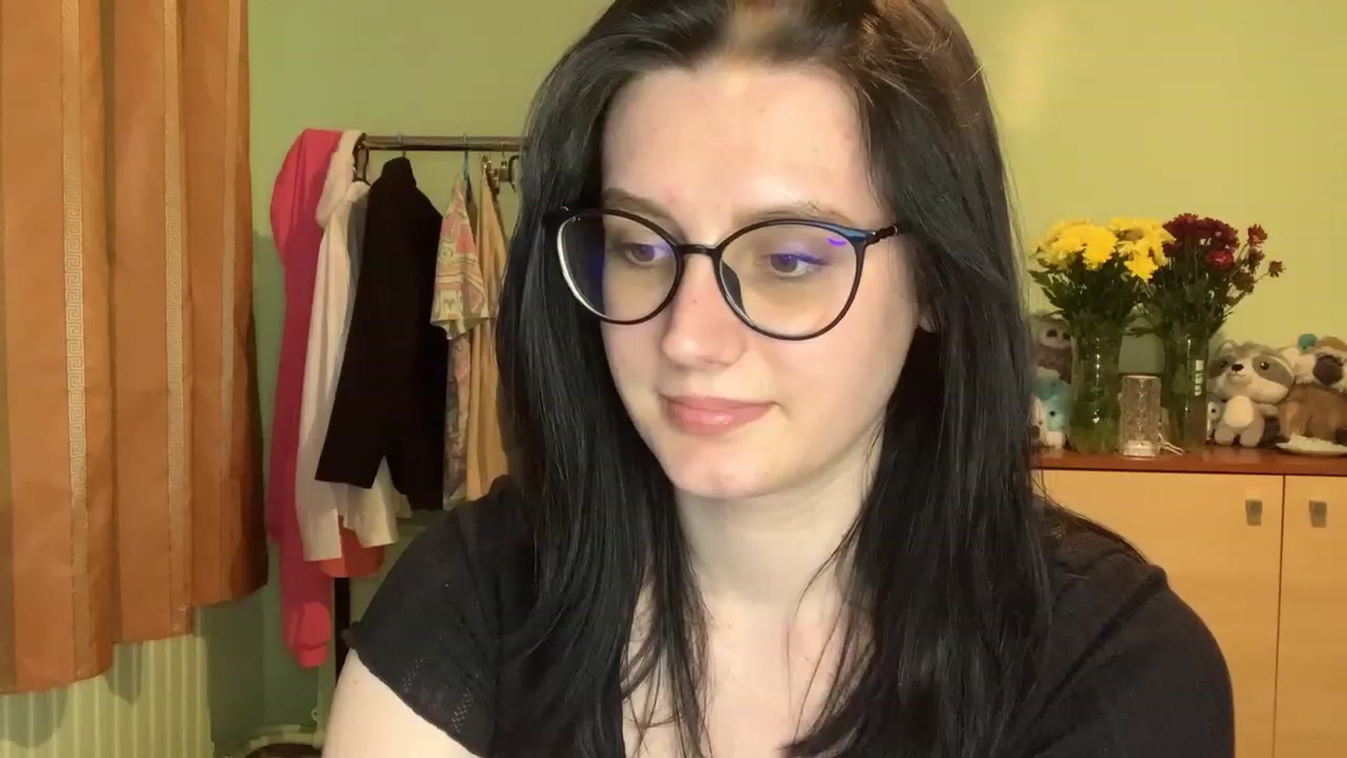 Gallery image thumbnail from Mavvka's myfreecams stream on, 06/17/2023, 21:58 image 14 of 20