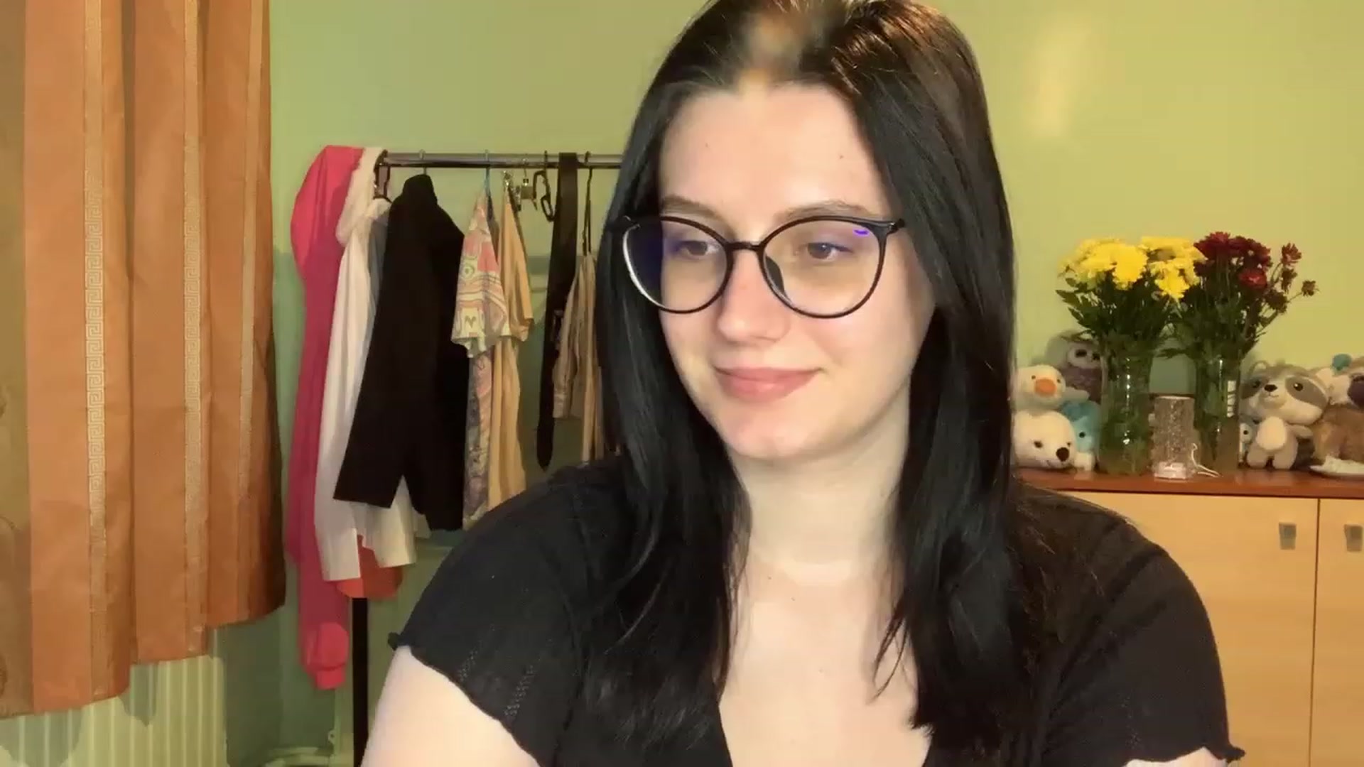 Gallery image thumbnail from Mavvka's myfreecams stream on, 06/18/2023, 19:22 image 20 of 20