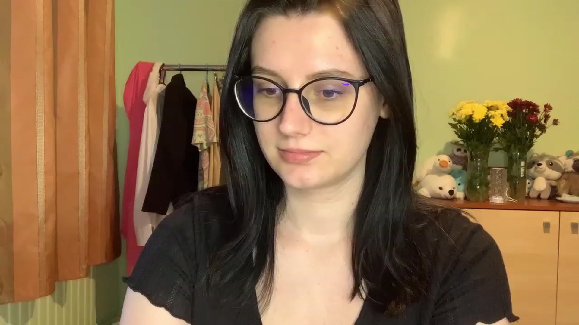 Gallery image thumbnail from Mavvka's myfreecams stream on, 06/18/2023, 19:22 image 4 of 20