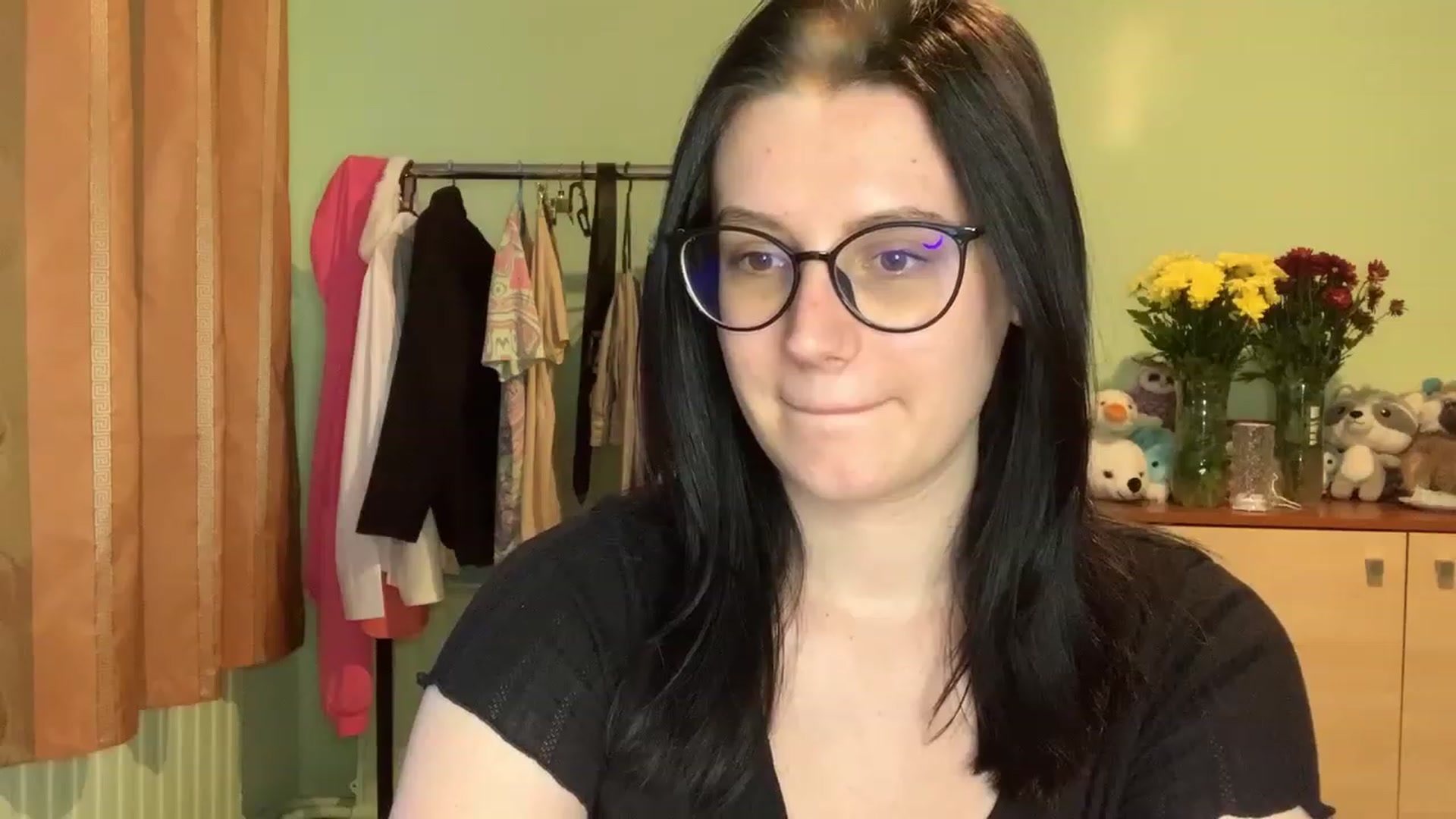 Gallery image thumbnail from Mavvka's myfreecams stream on, 06/18/2023, 19:22 image 17 of 20