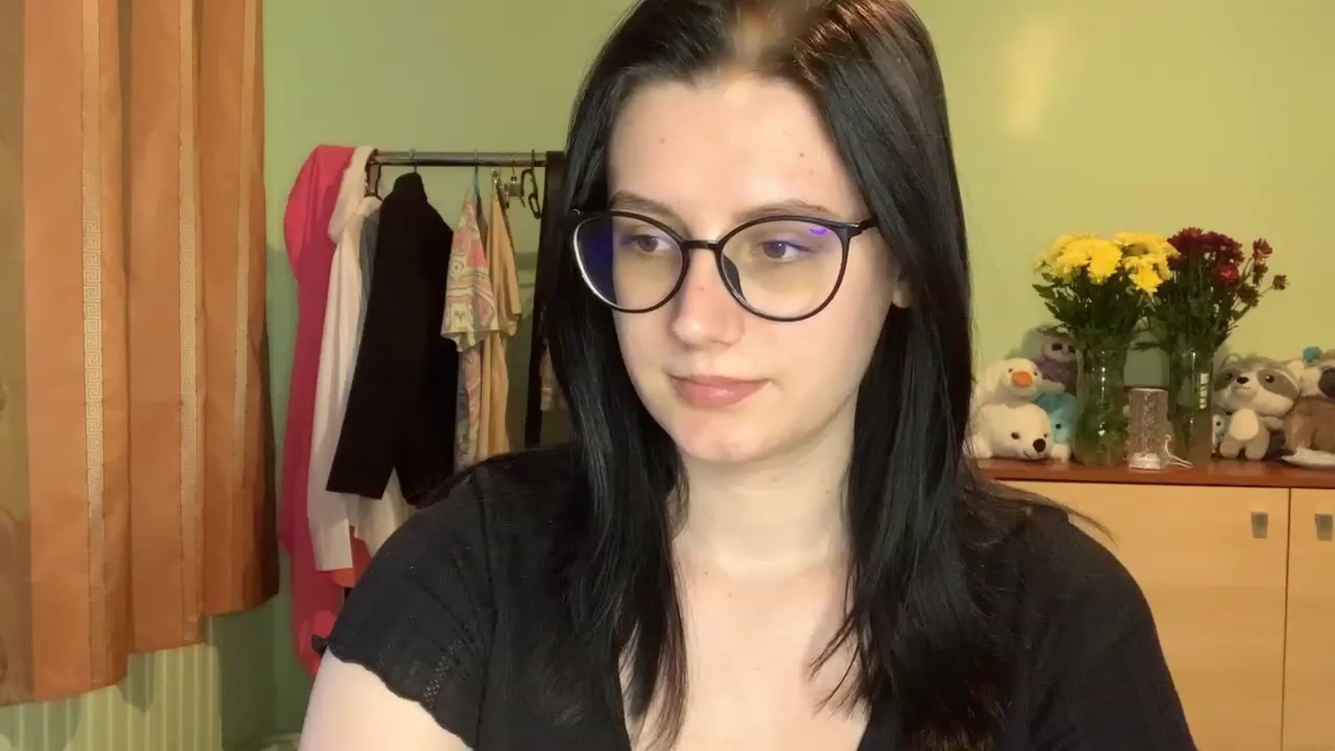 Gallery image thumbnail from Mavvka's myfreecams stream on, 06/18/2023, 19:22 image 11 of 20