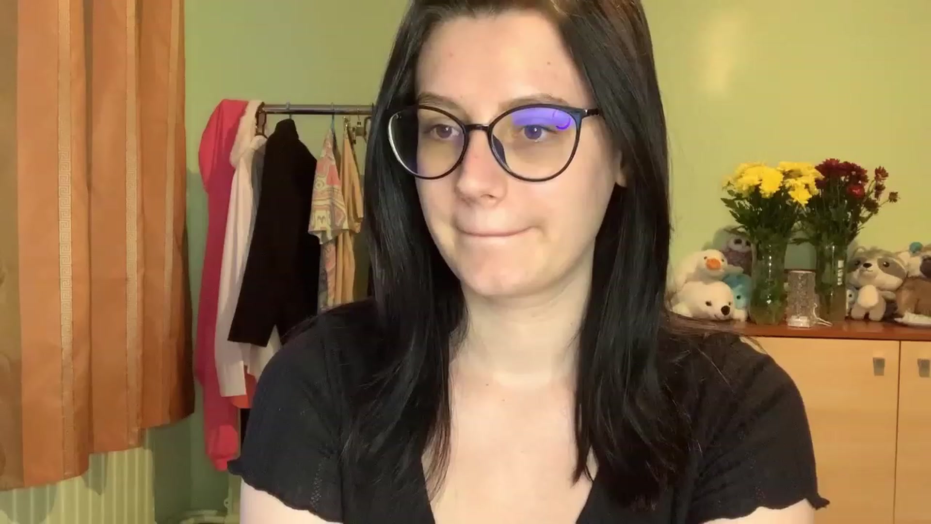 Gallery image thumbnail from Mavvka's myfreecams stream on, 06/18/2023, 19:22 image 3 of 20