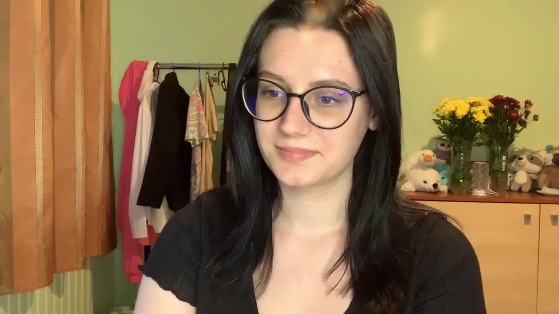 Gallery image thumbnail from Mavvka's myfreecams stream on, 06/18/2023, 19:22 image 7 of 20