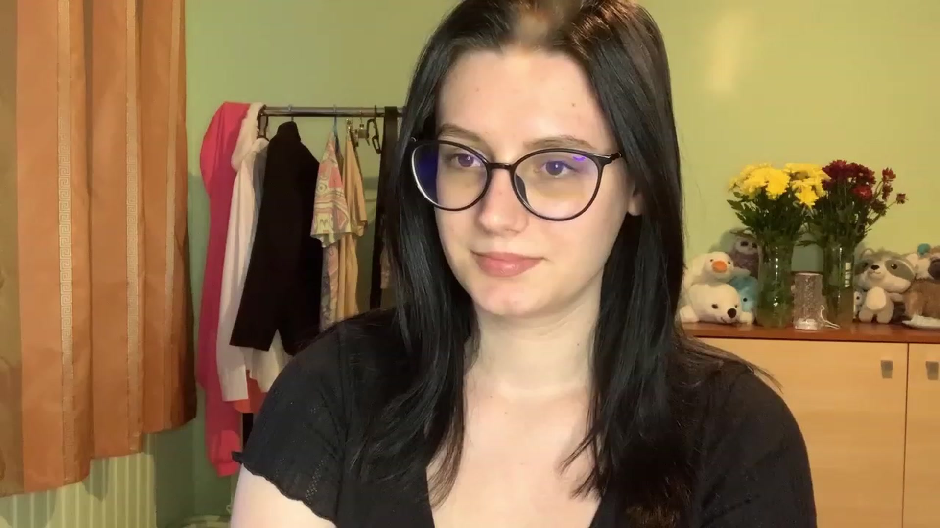 Gallery image thumbnail from Mavvka's myfreecams stream on, 06/18/2023, 19:22 image 10 of 20
