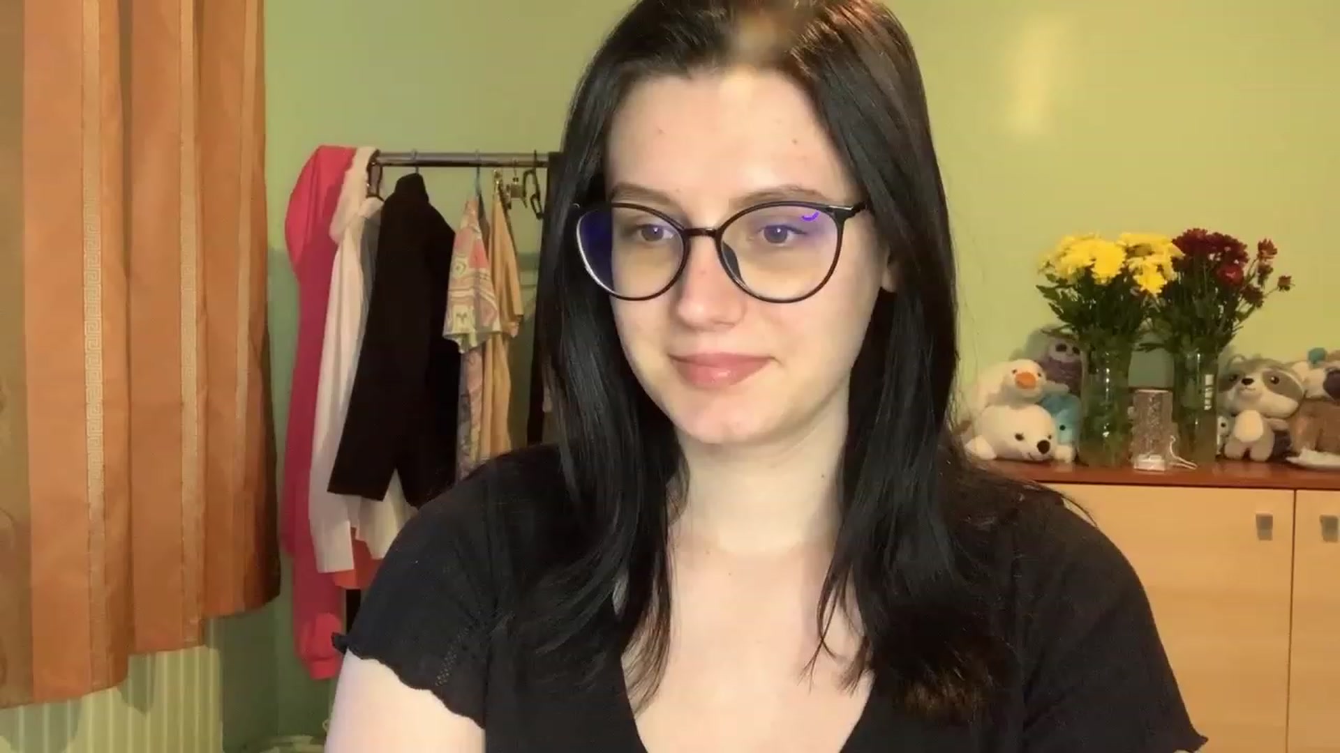 Gallery image thumbnail from Mavvka's myfreecams stream on, 06/18/2023, 19:22 image 5 of 20