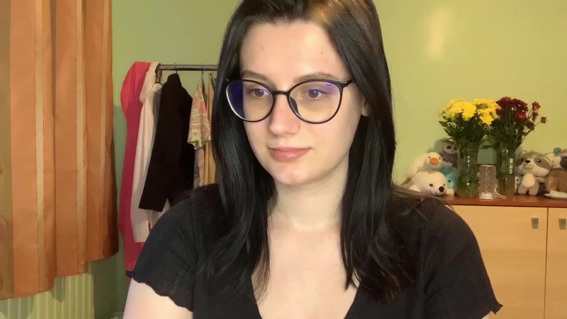 Gallery image thumbnail from Mavvka's myfreecams stream on, 06/18/2023, 19:22 image 2 of 20
