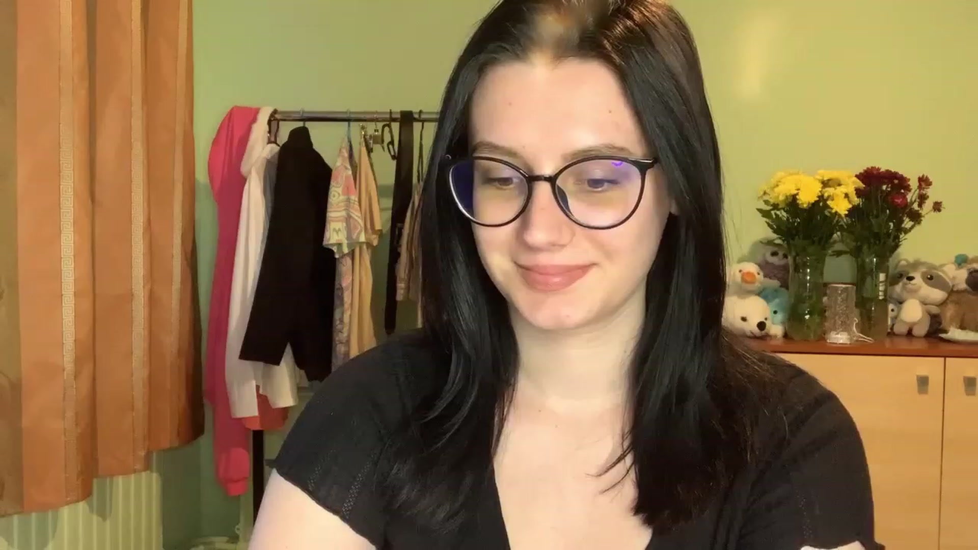 Gallery image thumbnail from Mavvka's myfreecams stream on, 06/18/2023, 19:22 image 15 of 20
