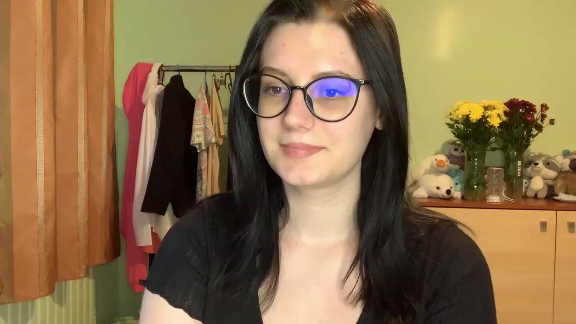 Gallery image thumbnail from Mavvka's myfreecams stream on, 06/18/2023, 19:22 image 9 of 20