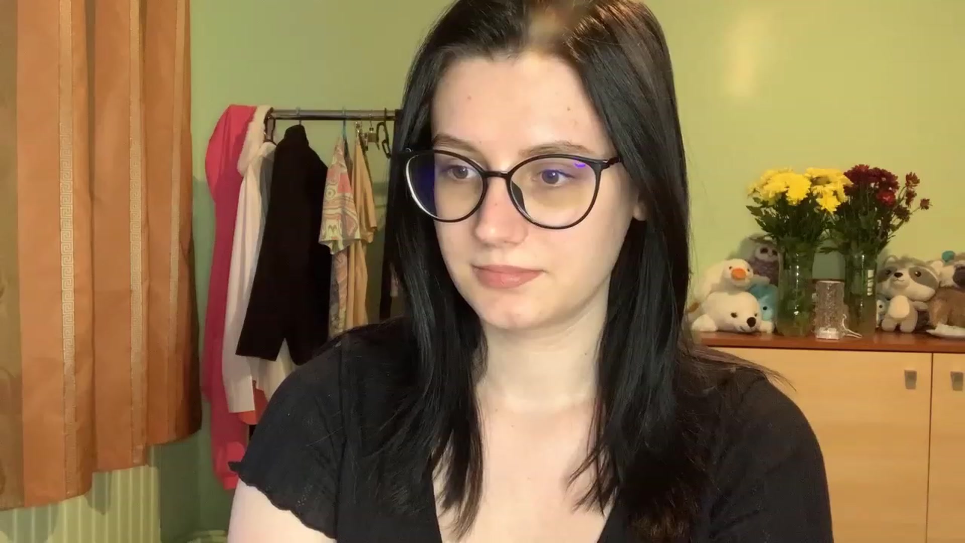 Gallery image thumbnail from Mavvka's myfreecams stream on, 06/18/2023, 19:22 image 12 of 20