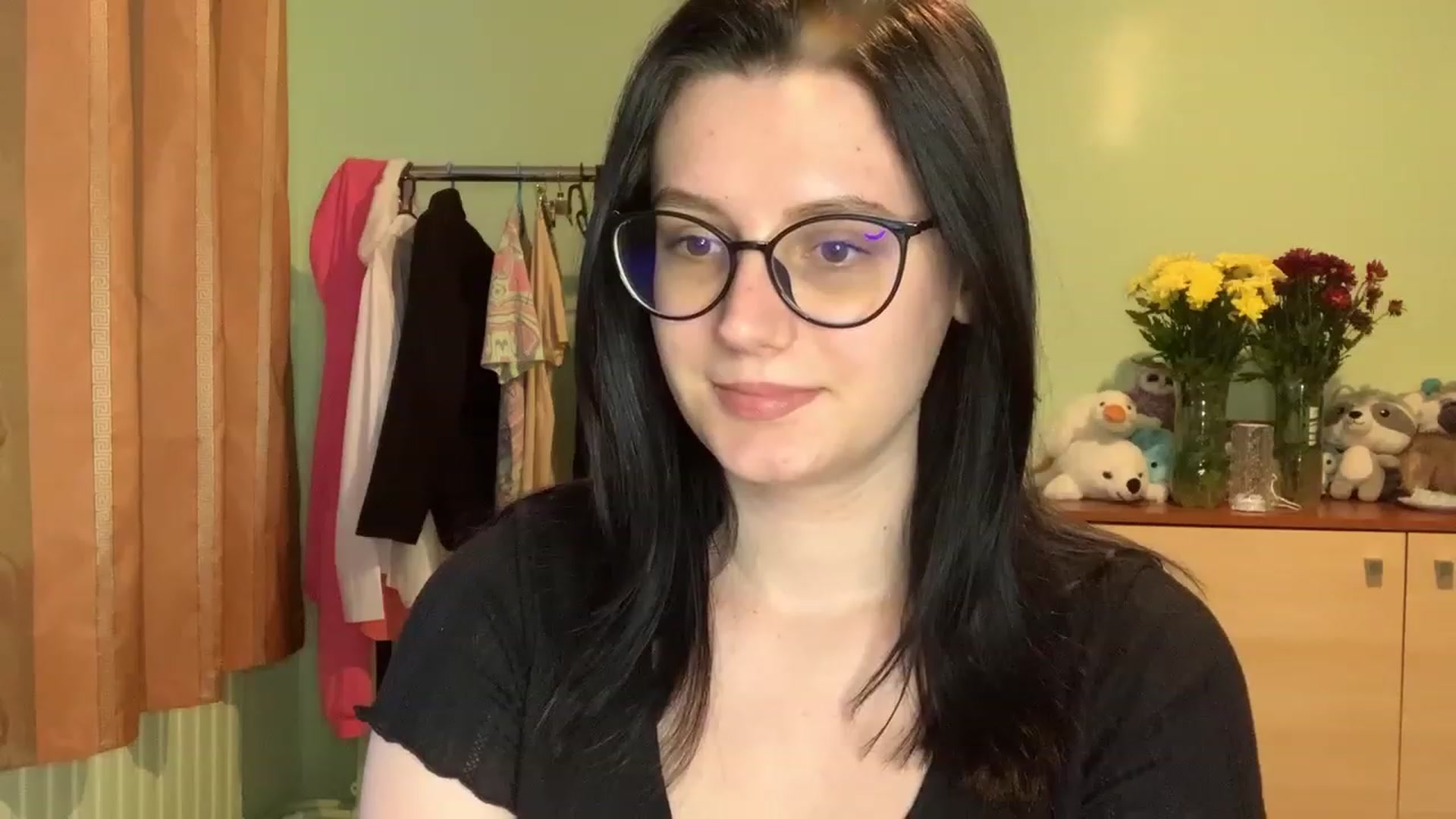 Gallery image thumbnail from Mavvka's myfreecams stream on, 06/18/2023, 19:22 image 8 of 20