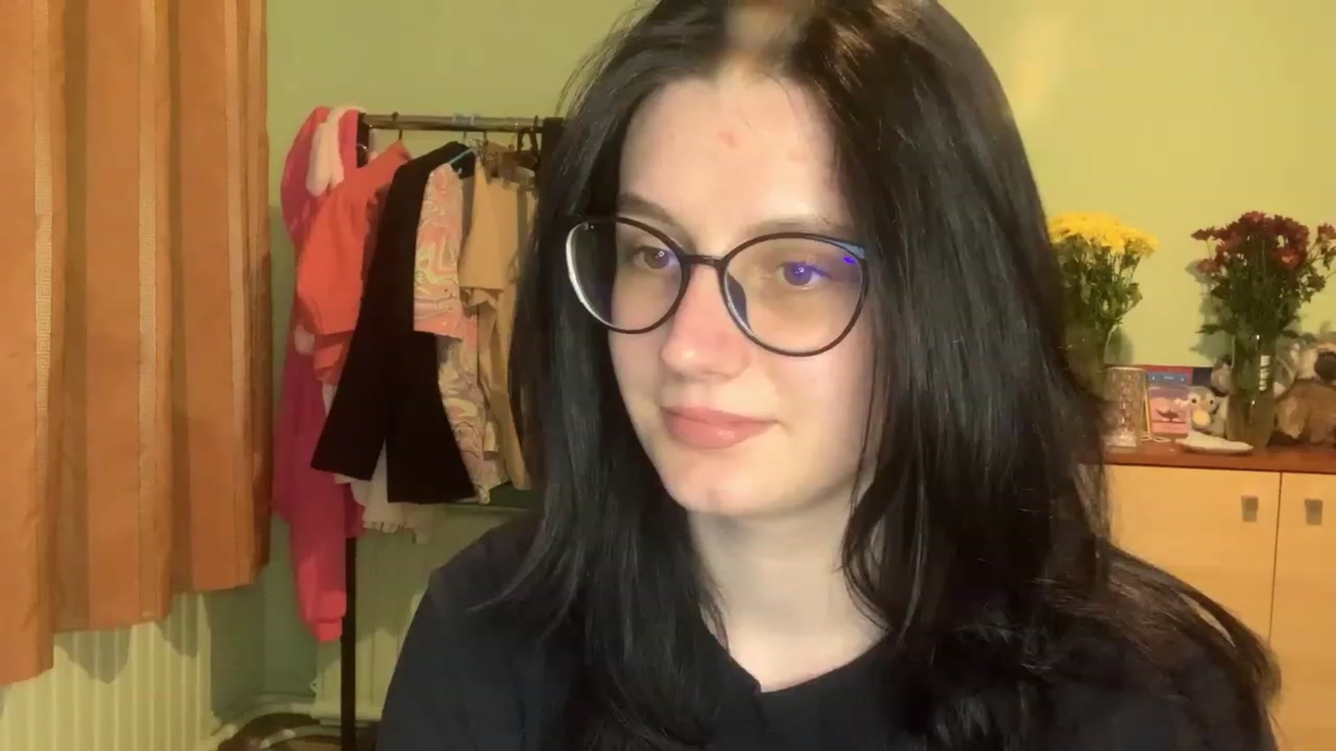 Gallery image thumbnail from Mavvka's myfreecams stream on, 06/21/2023, 20:43 image 7 of 20