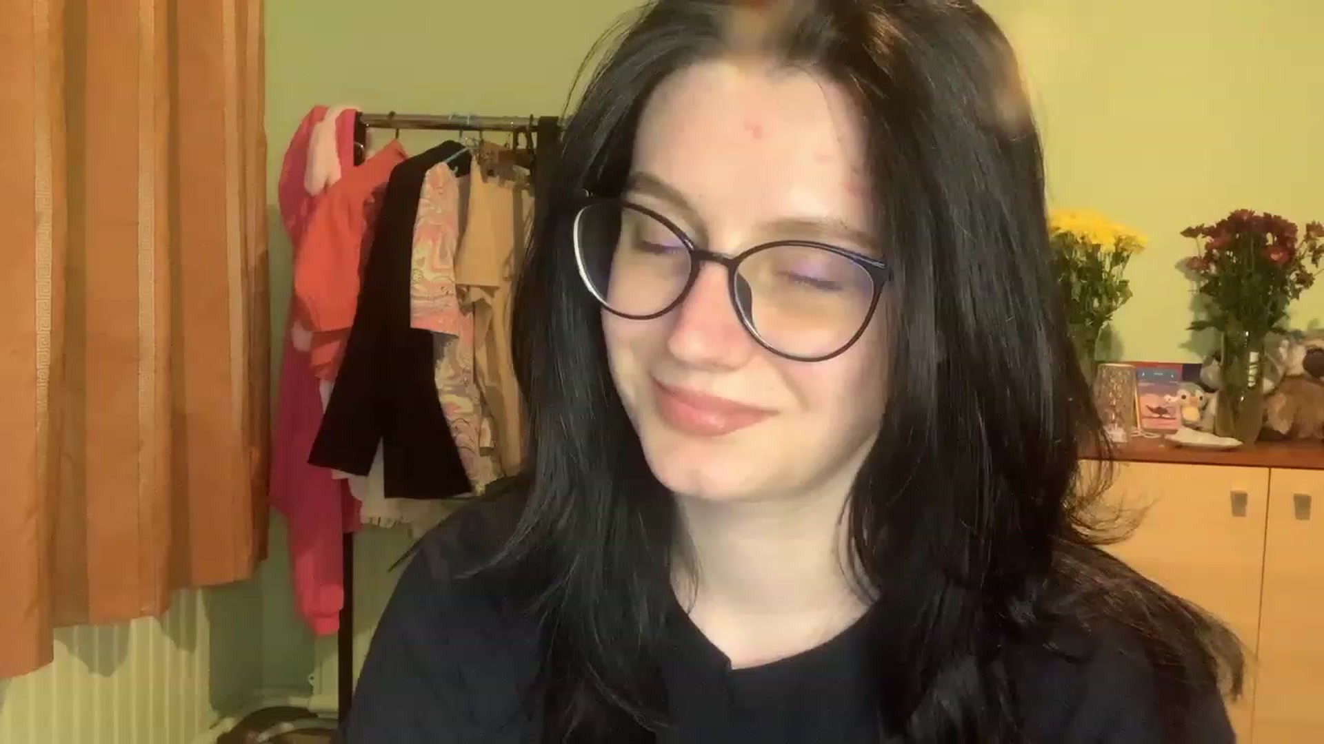 Gallery image thumbnail from Mavvka's myfreecams stream on, 06/21/2023, 20:43 image 5 of 20