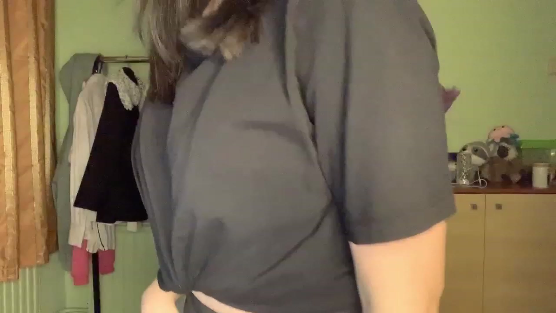 Gallery image thumbnail from Mavvka's myfreecams stream on, 07/06/2023, 22:16 image 19 of 20