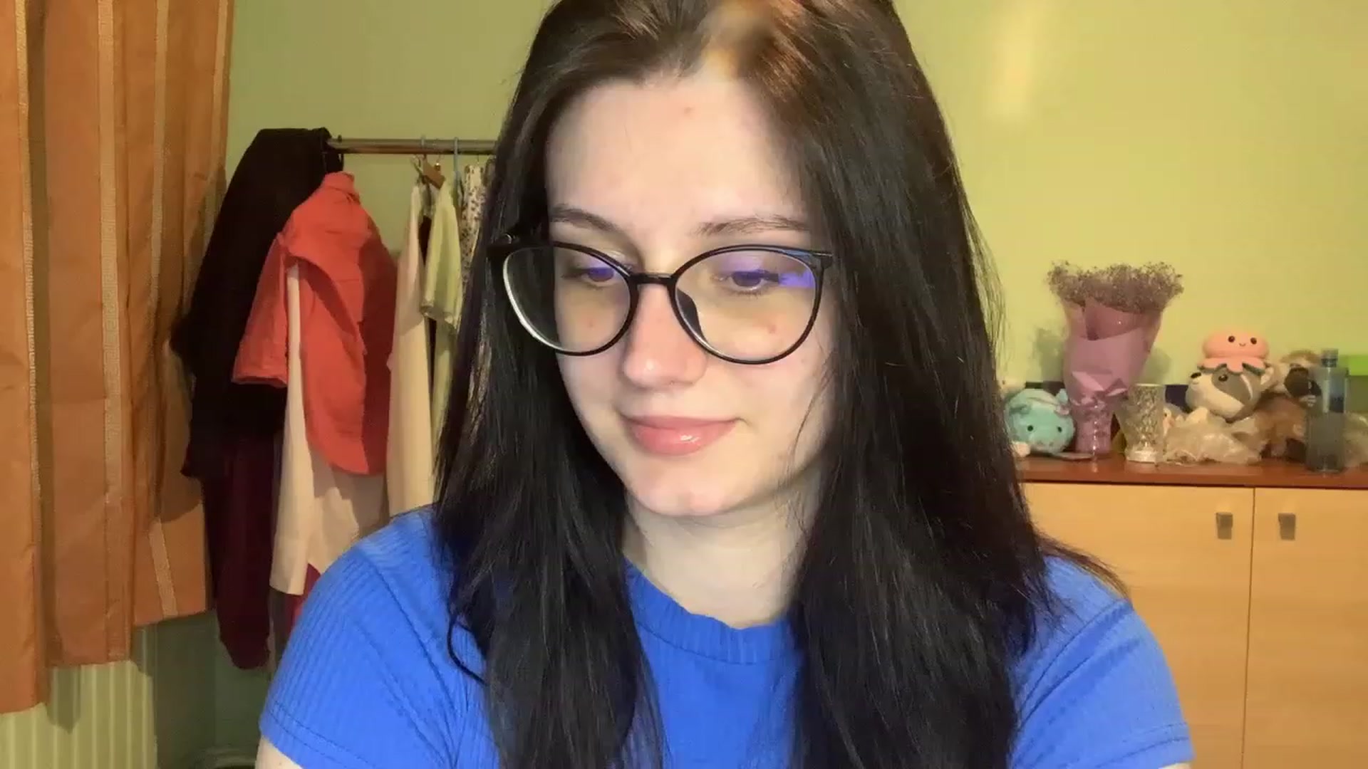 Gallery image thumbnail from Mavvka's myfreecams stream on, 08/04/2023, 20:19 image 6 of 20