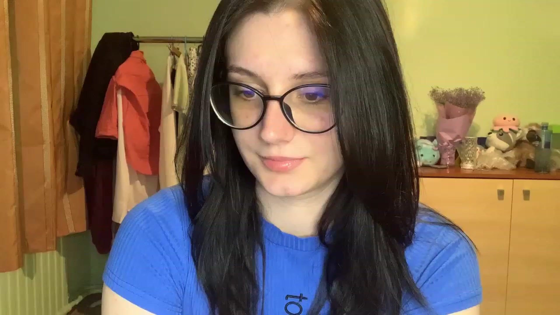Gallery image thumbnail from Mavvka's myfreecams stream on, 08/04/2023, 20:19 image 10 of 20