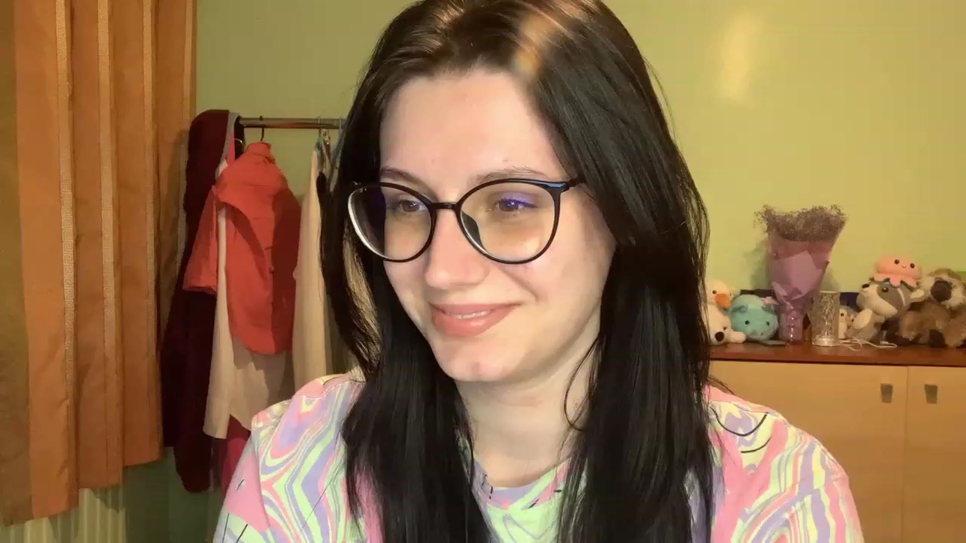 Gallery image thumbnail from Mavvka's myfreecams stream on, 08/07/2023, 21:02 image 2 of 20
