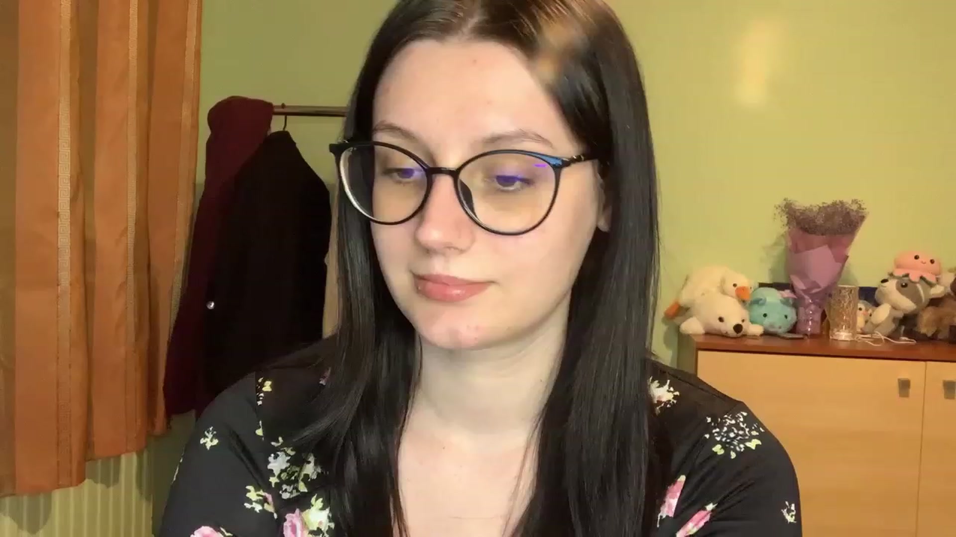 Gallery image thumbnail from Mavvka's myfreecams stream on, 08/10/2023, 20:32 image 18 of 20