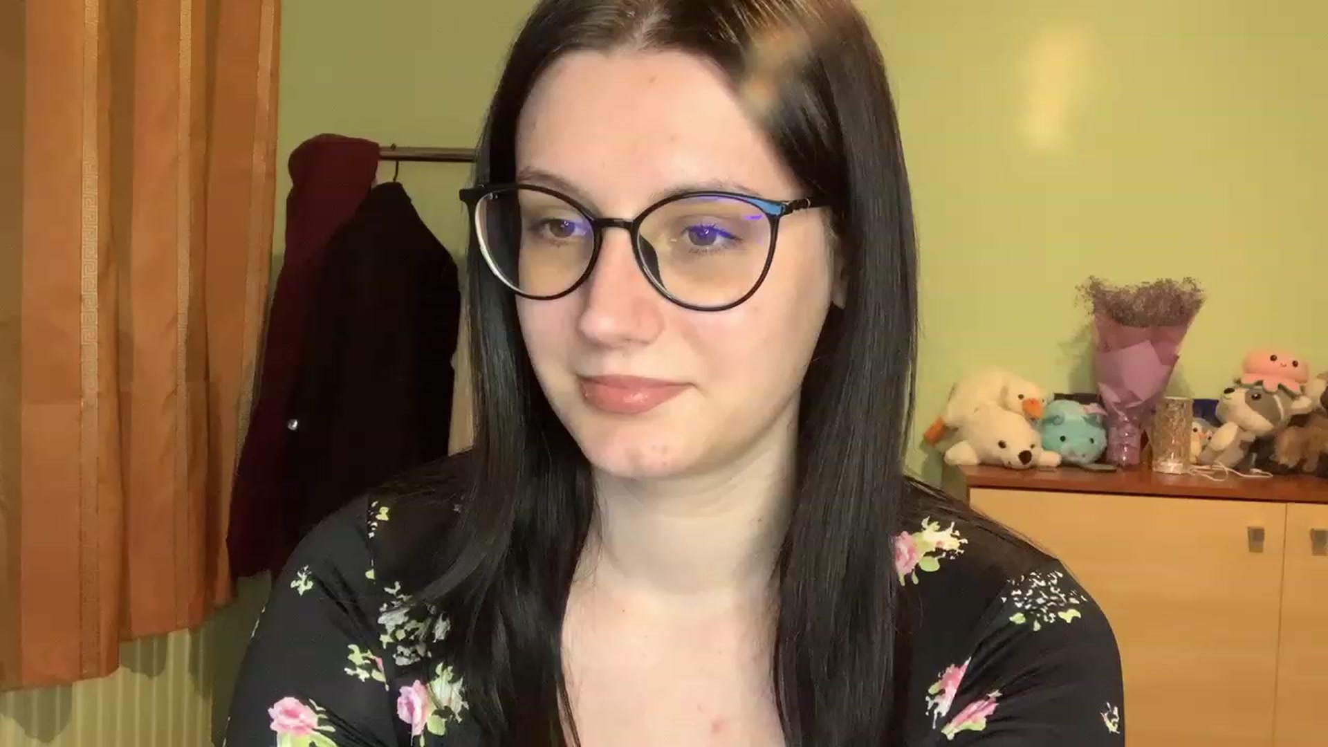 Gallery image thumbnail from Mavvka's myfreecams stream on, 08/10/2023, 20:32 image 5 of 20