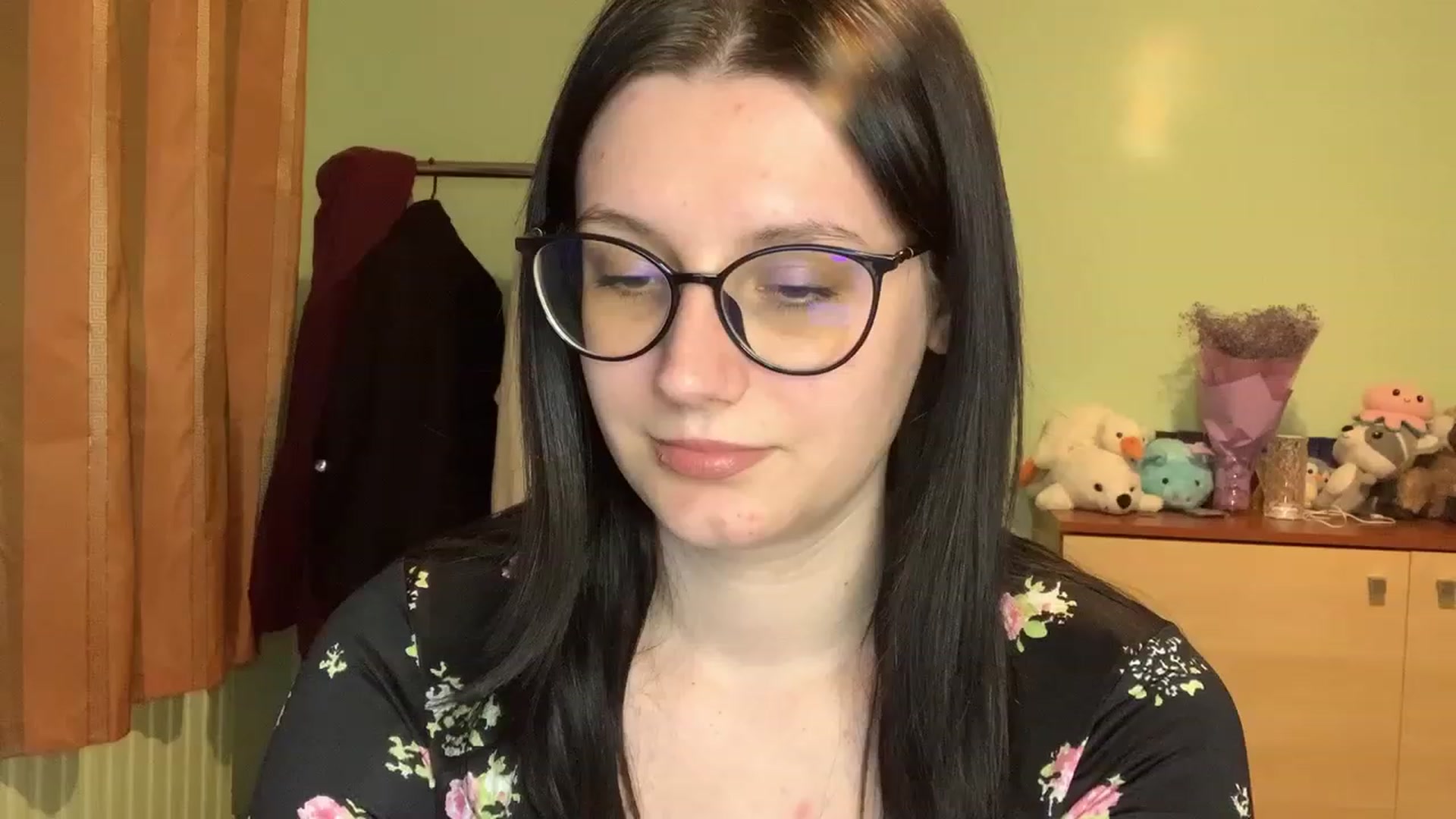 Gallery image thumbnail from Mavvka's myfreecams stream on, 08/10/2023, 20:32 image 9 of 20