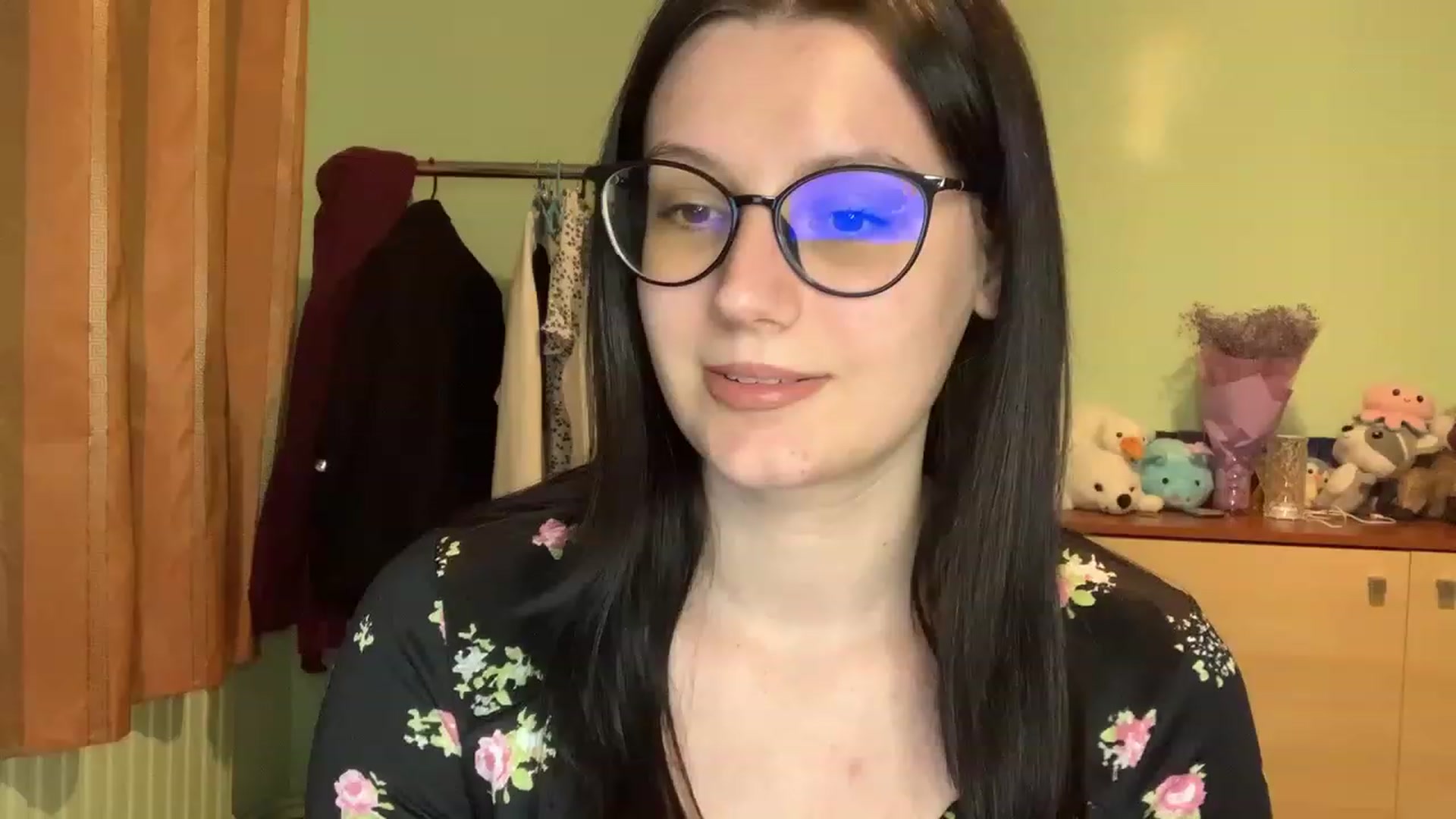 Gallery image thumbnail from Mavvka's myfreecams stream on, 08/10/2023, 20:32 image 4 of 20