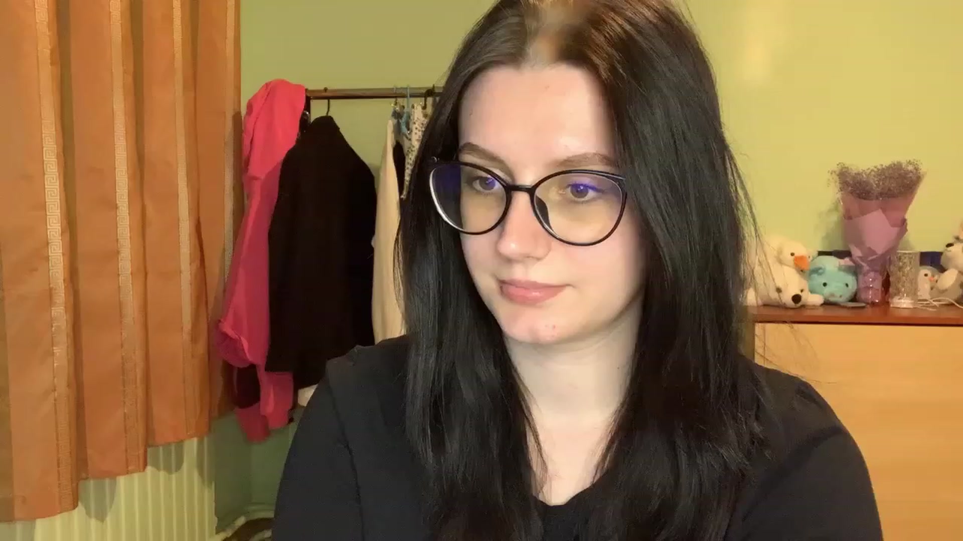 Gallery image thumbnail from Mavvka's myfreecams stream on, 08/11/2023, 21:36 image 17 of 20
