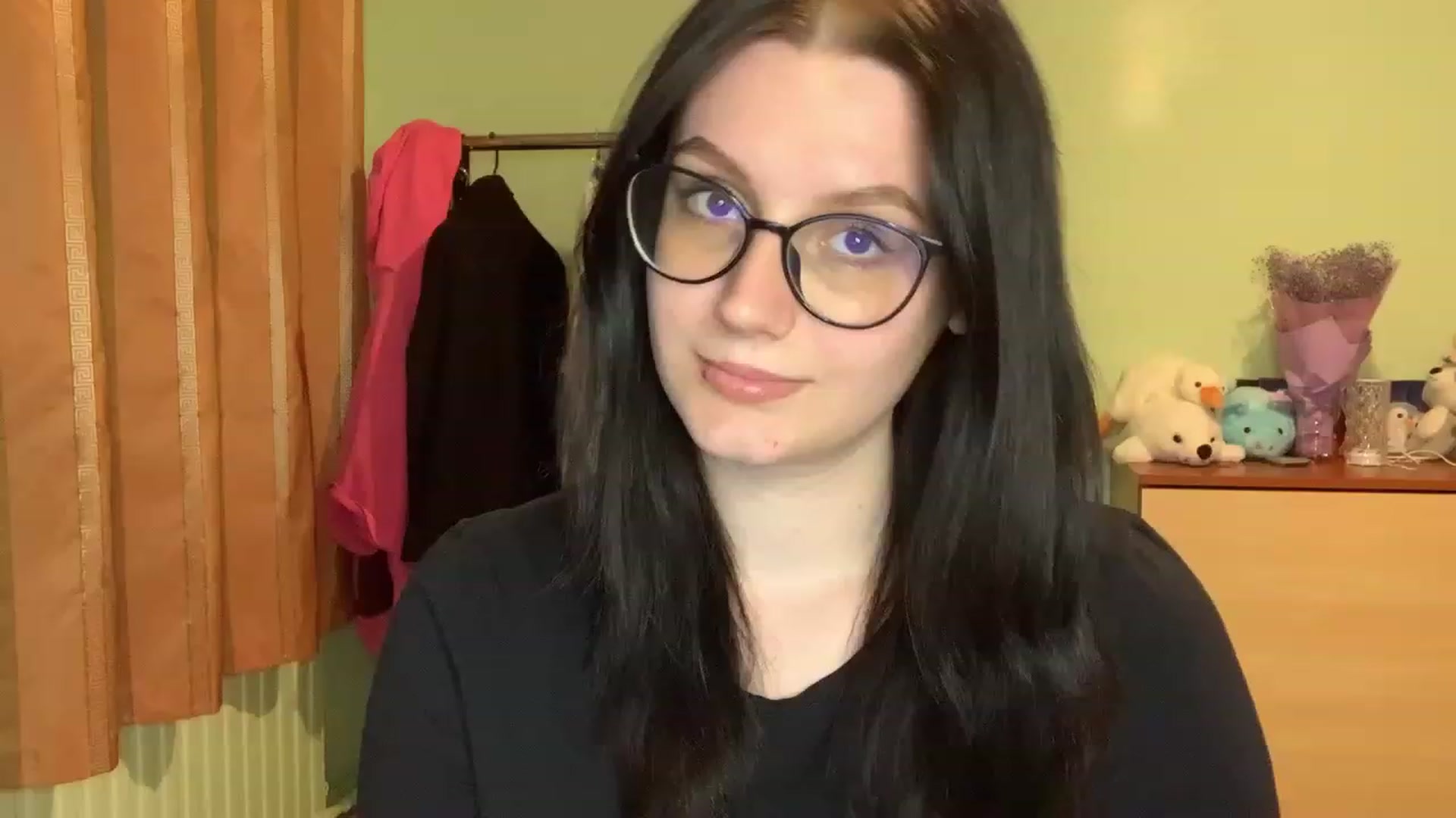 Gallery image thumbnail from Mavvka's myfreecams stream on, 08/11/2023, 21:36 image 16 of 20