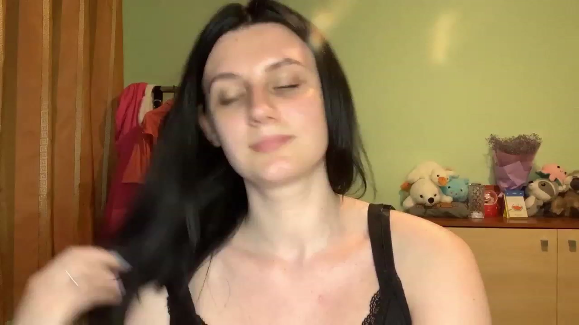 Gallery image thumbnail from Mavvka's myfreecams stream on, 08/19/2023, 22:33 image 18 of 20