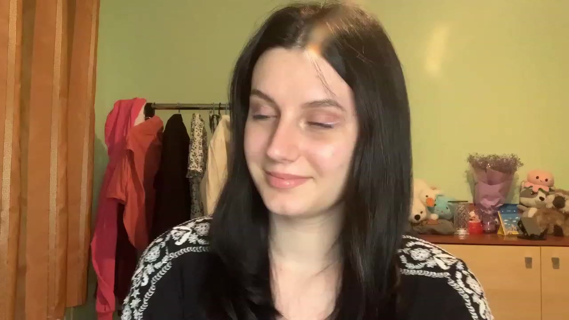 Gallery image thumbnail from Mavvka's myfreecams stream on, 08/24/2023, 21:02 image 5 of 20