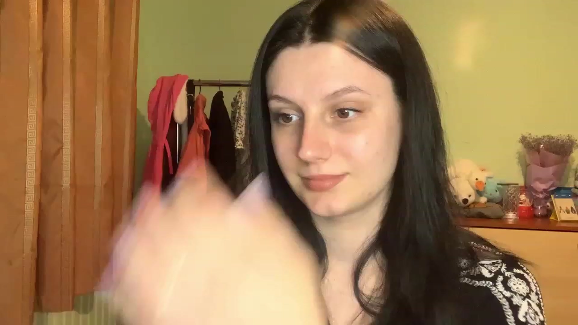 Gallery image thumbnail from Mavvka's myfreecams stream on, 08/25/2023, 21:03 image 4 of 20
