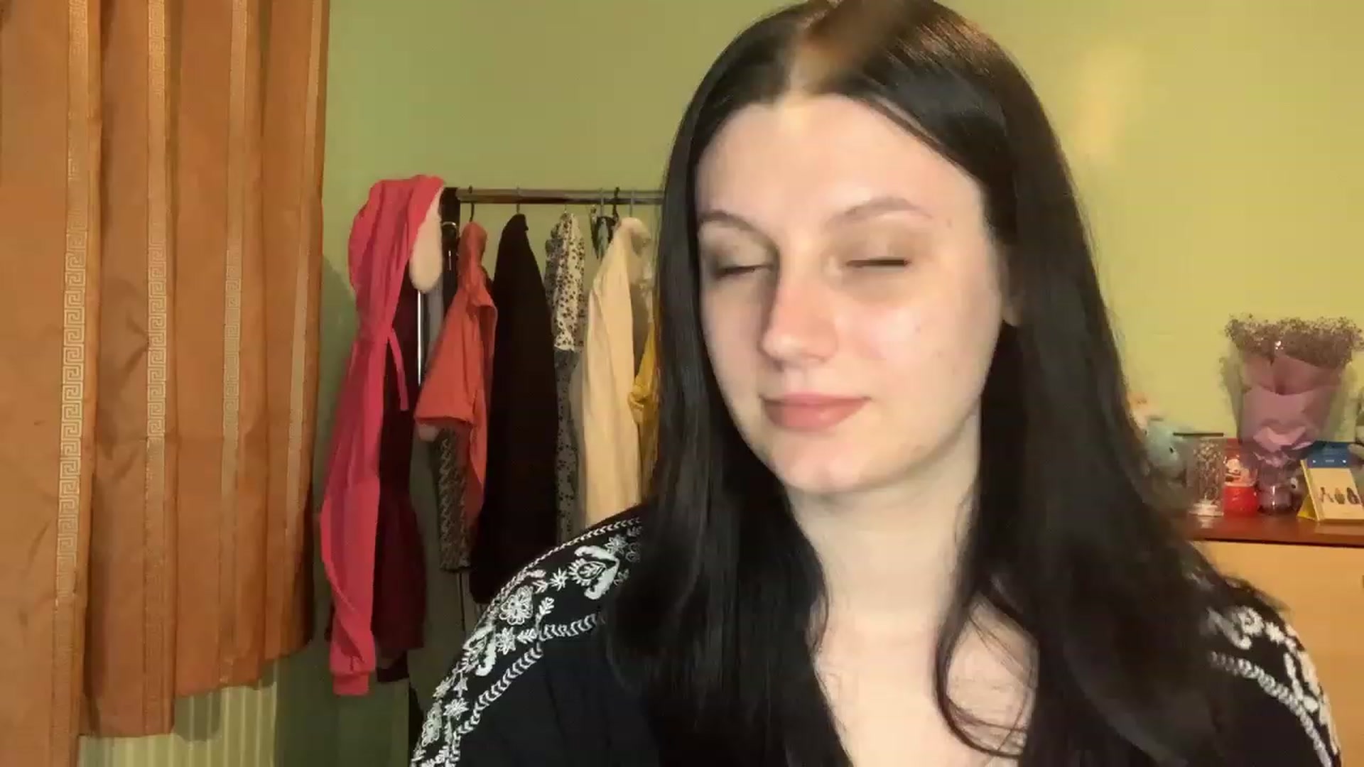 Gallery image thumbnail from Mavvka's myfreecams stream on, 08/25/2023, 21:03 image 5 of 20