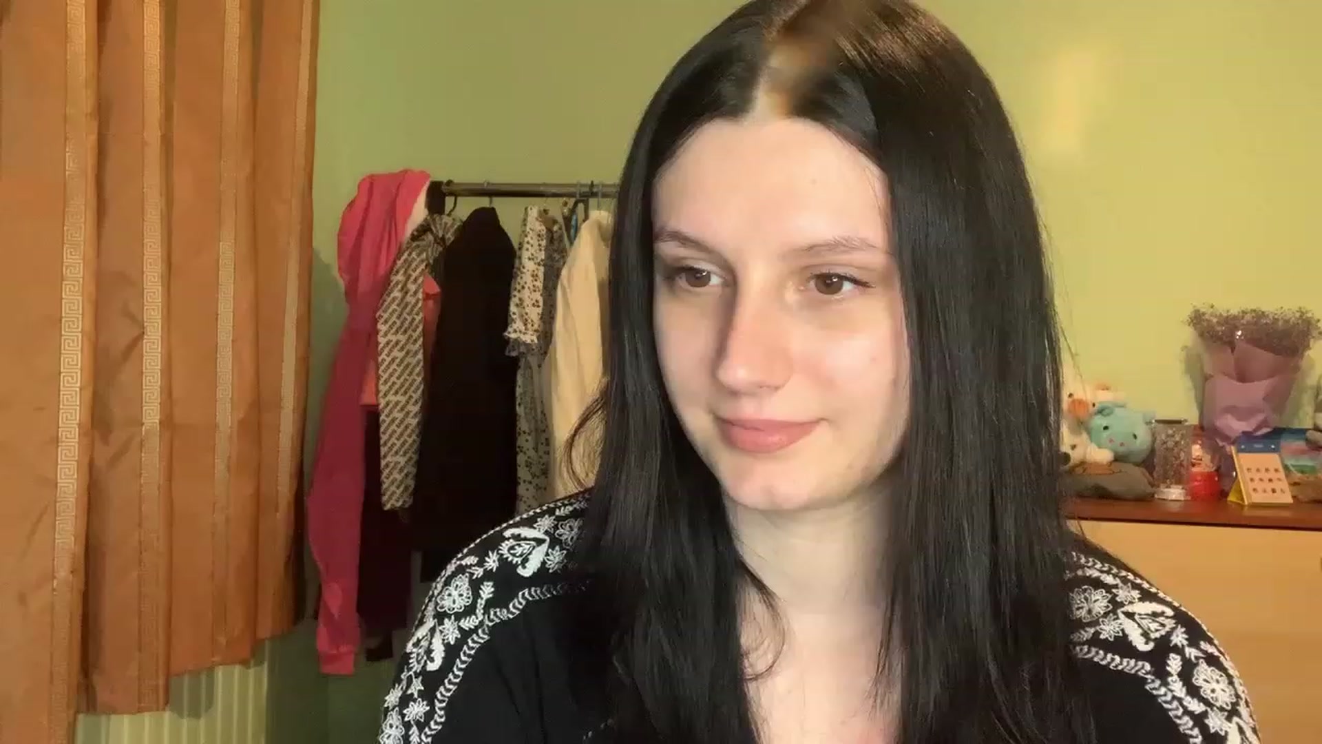 Gallery image thumbnail from Mavvka's myfreecams stream on, 08/25/2023, 21:03 image 19 of 20
