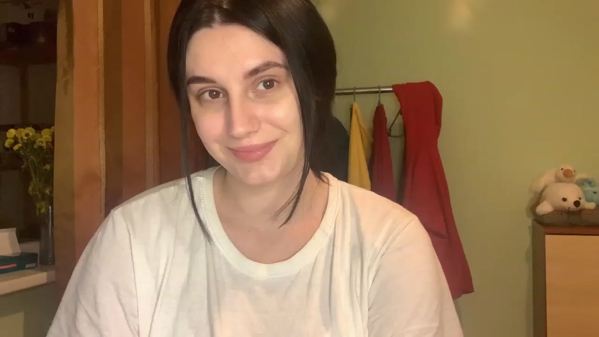 Gallery image thumbnail from Mavvka's myfreecams stream on, 12/04/2023, 22:20 image 4 of 20