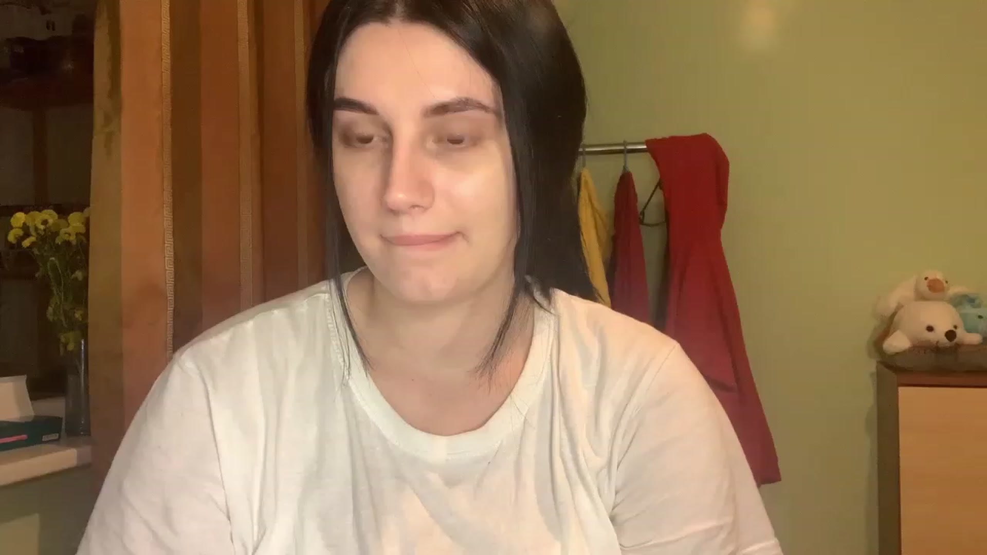 Gallery image thumbnail from Mavvka's myfreecams stream on, 12/04/2023, 22:20 image 2 of 20