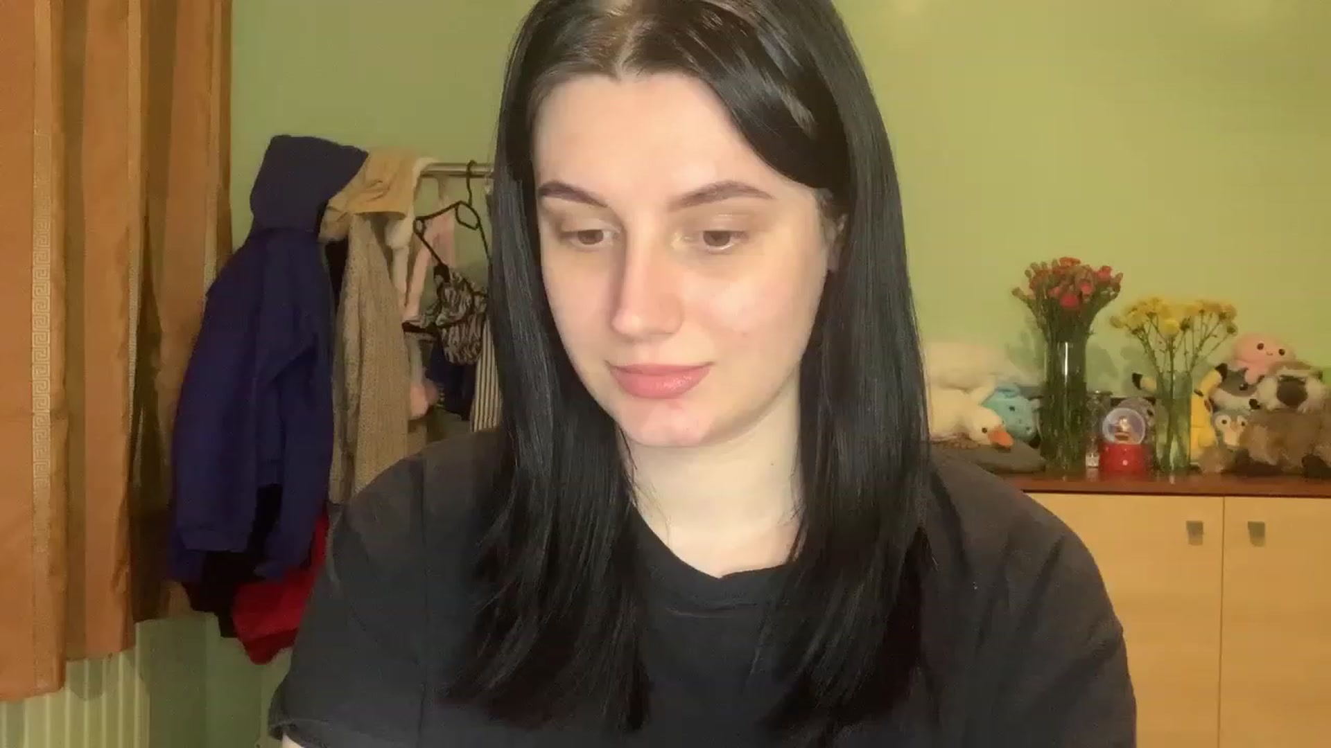 Gallery image thumbnail from Mavvka's myfreecams stream on, 12/07/2023, 22:45 image 6 of 20