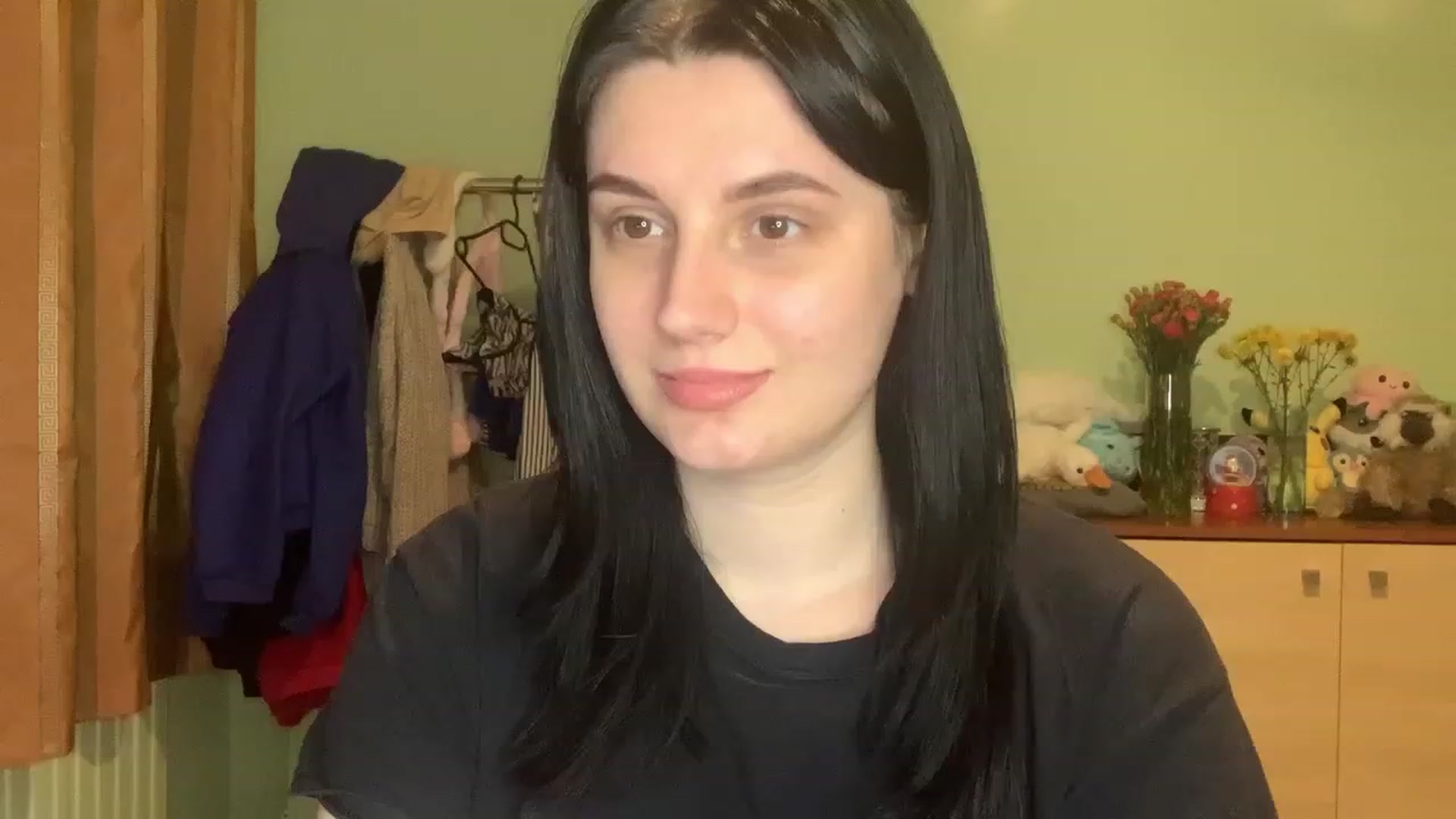 Gallery image thumbnail from Mavvka's myfreecams stream on, 12/07/2023, 22:45 image 18 of 20
